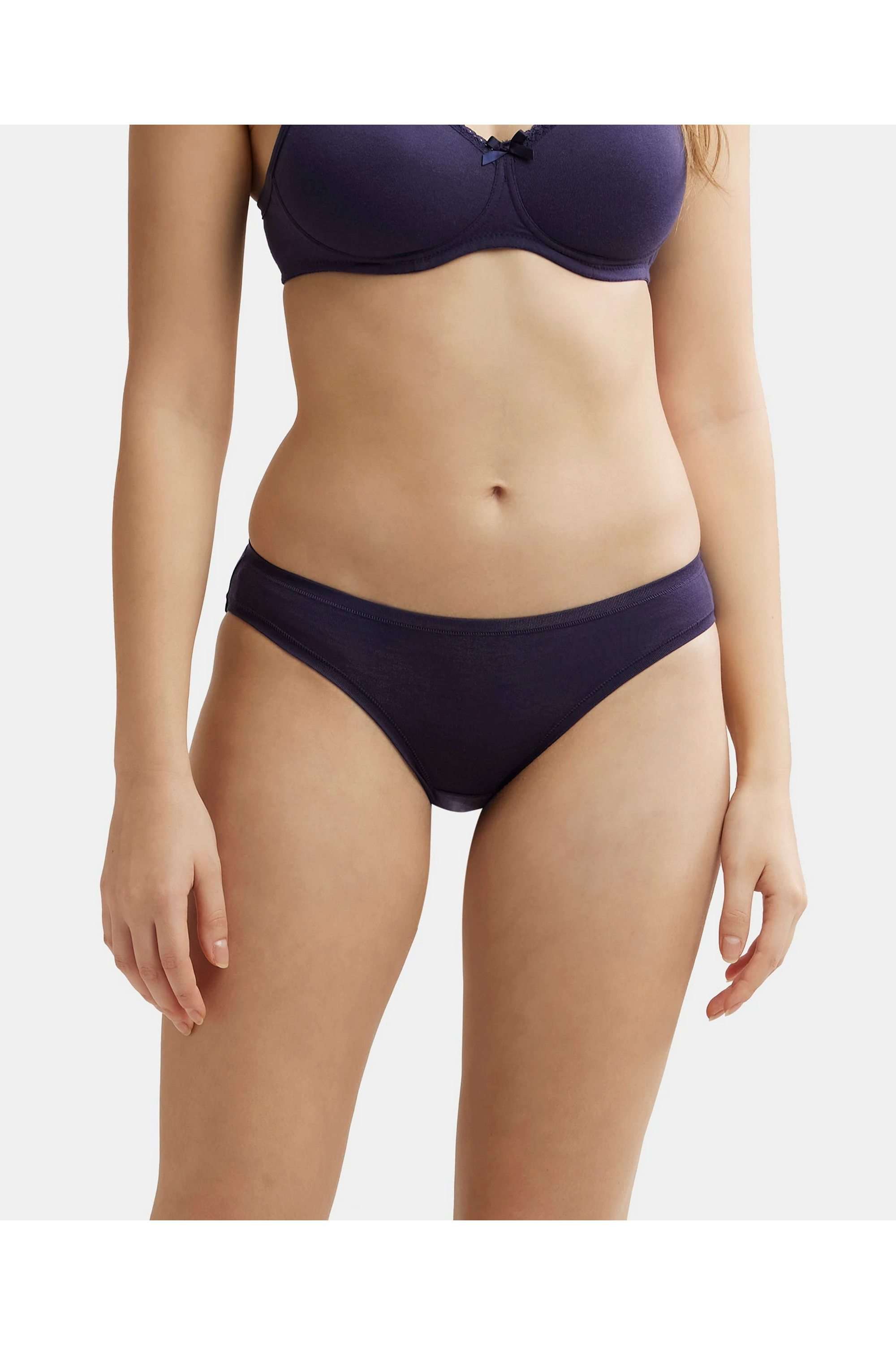 Women-s-Solid-Pattern-Medium-Coverage-Bikini