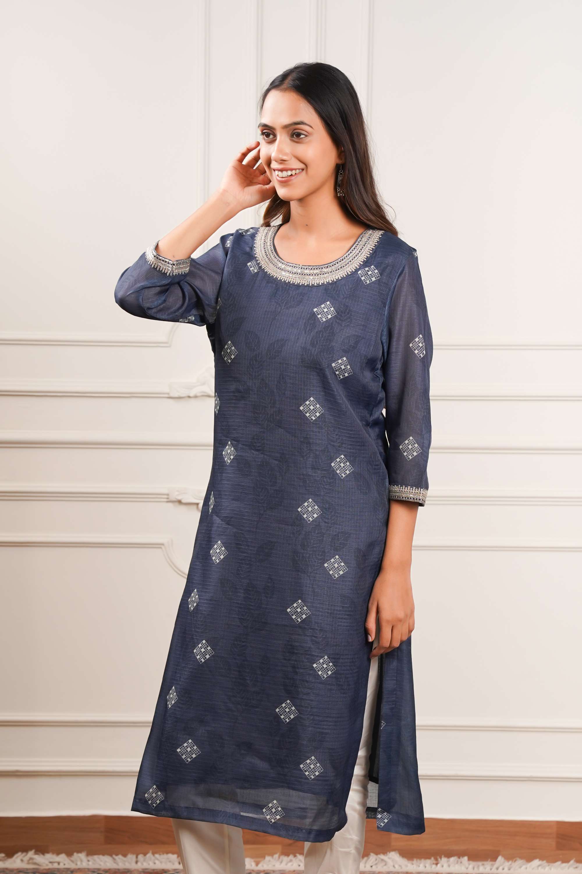 Embroidered-Blended-Fabric-Round-Neck-Women-Fusion-Wear-Kurta