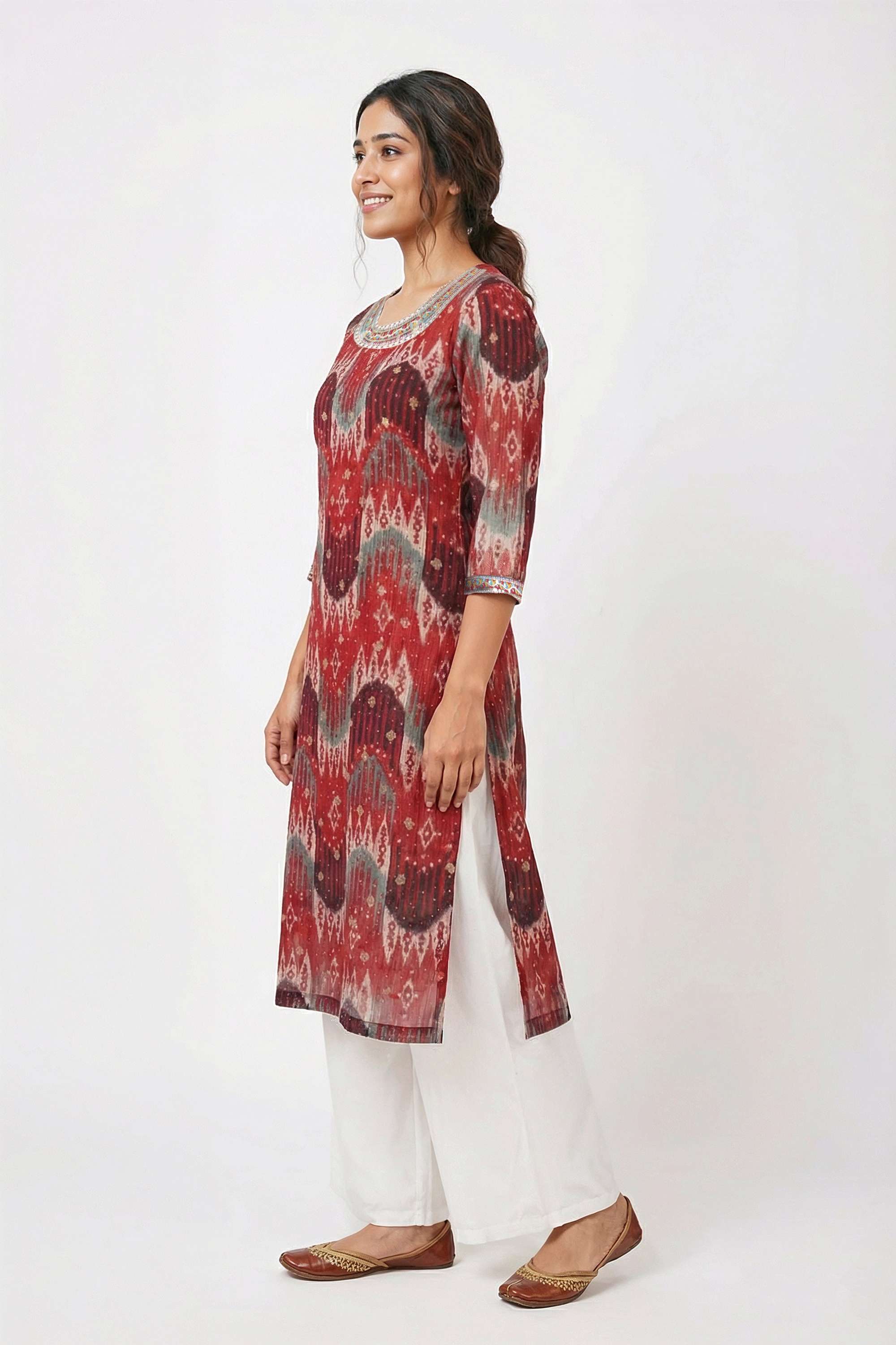 Embellished-Blended-Fabric-Round-Neck-Women-Fusion-Wear-Kurta