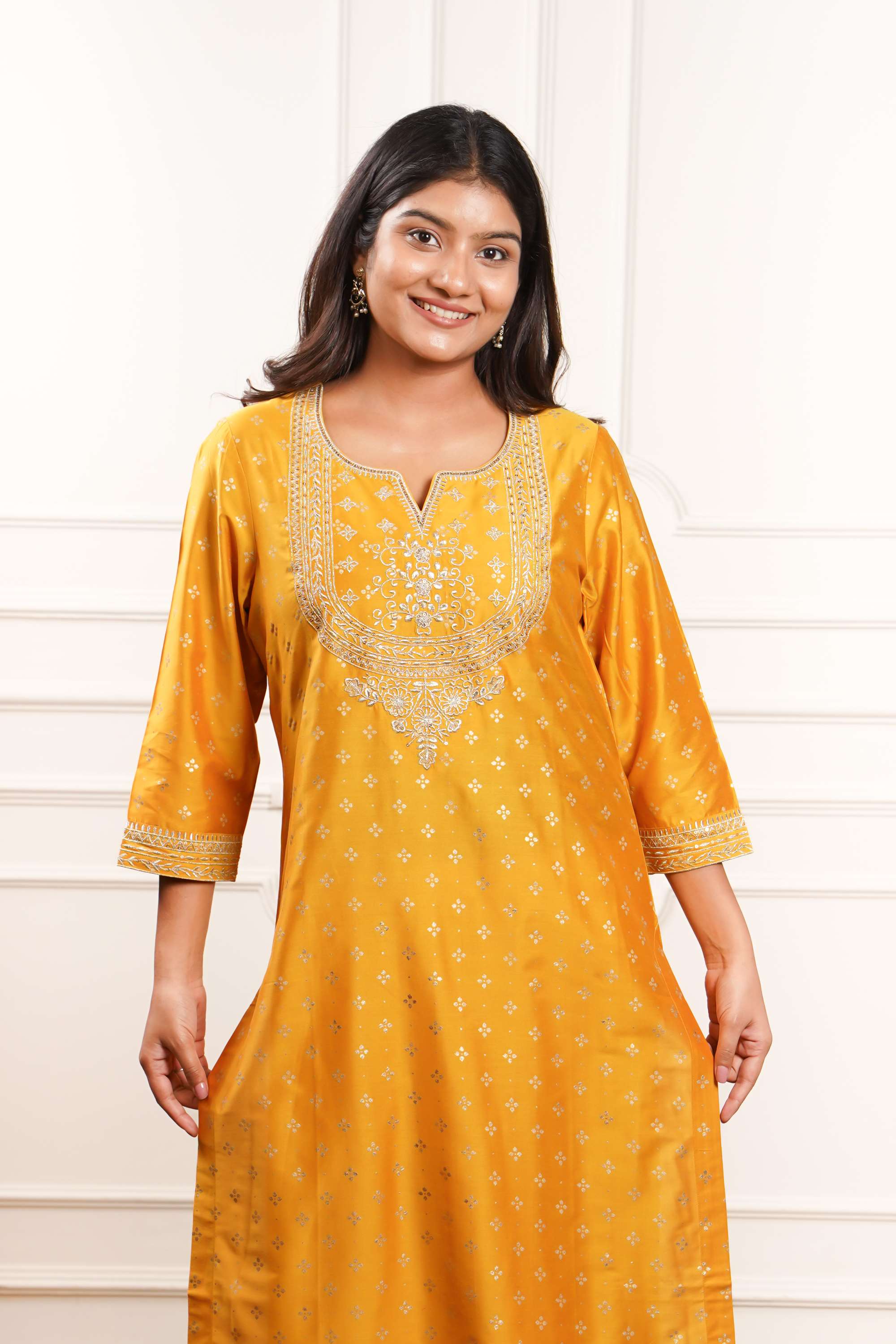 Embellished-Polyester-Y-Neck-Women-Fusion-Wear-Kurta