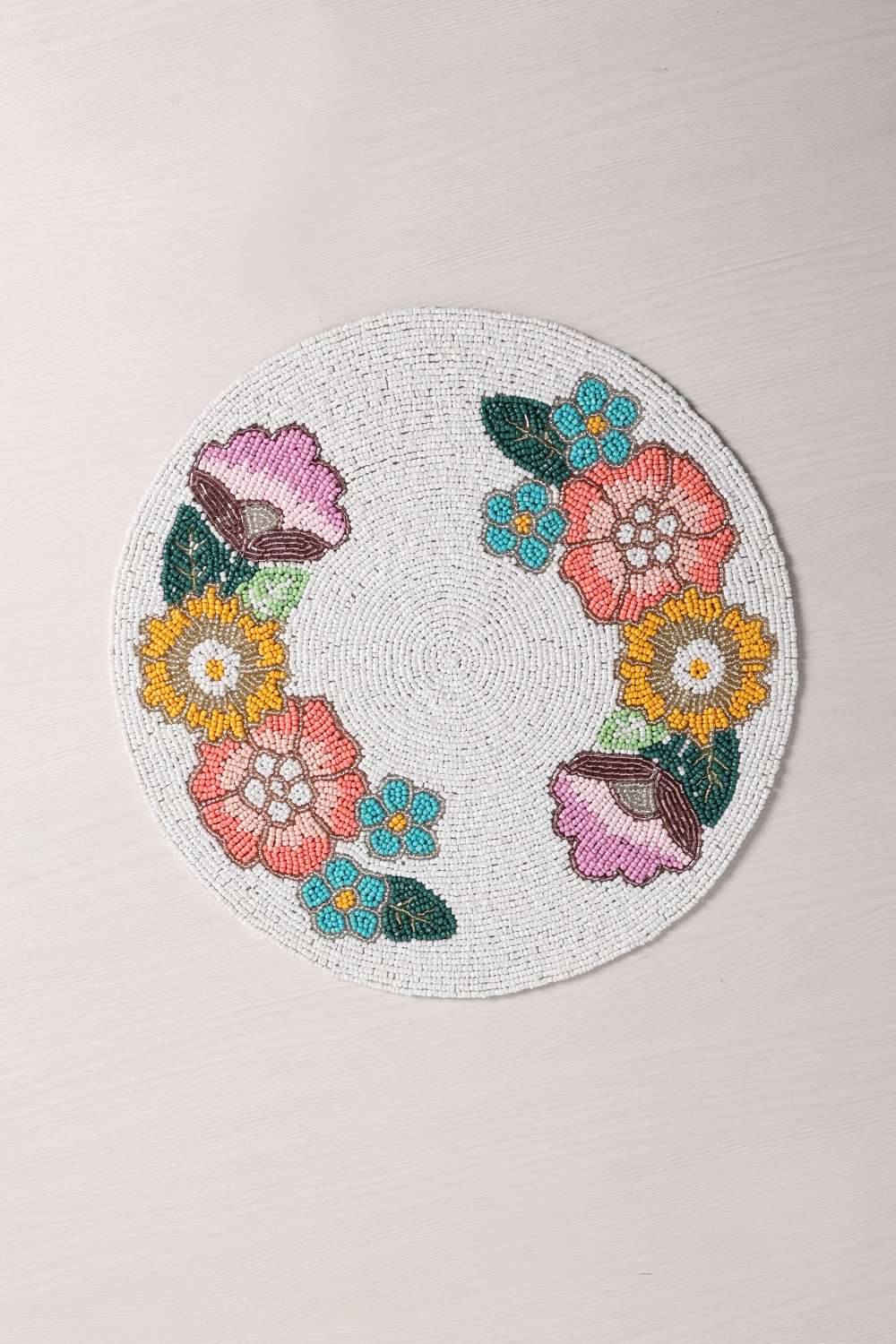 Po-Early-Spring-Beaded-Floral-Mat-Wht-32Cm