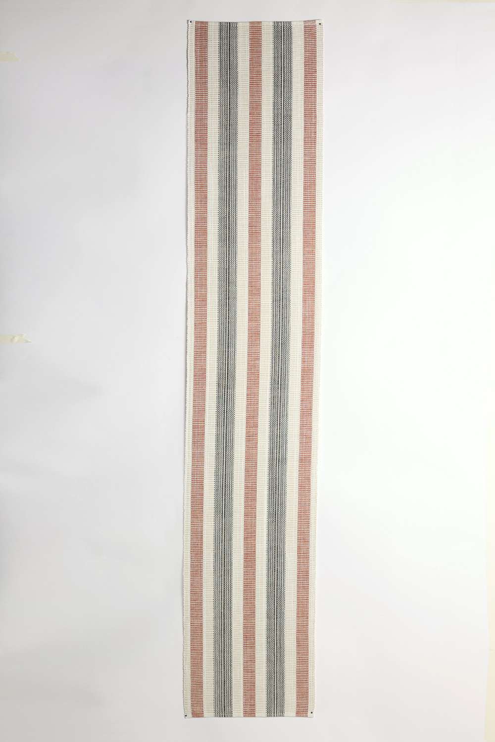 Uo-Maze-Stripe-Rust-Runner-33X1.8M