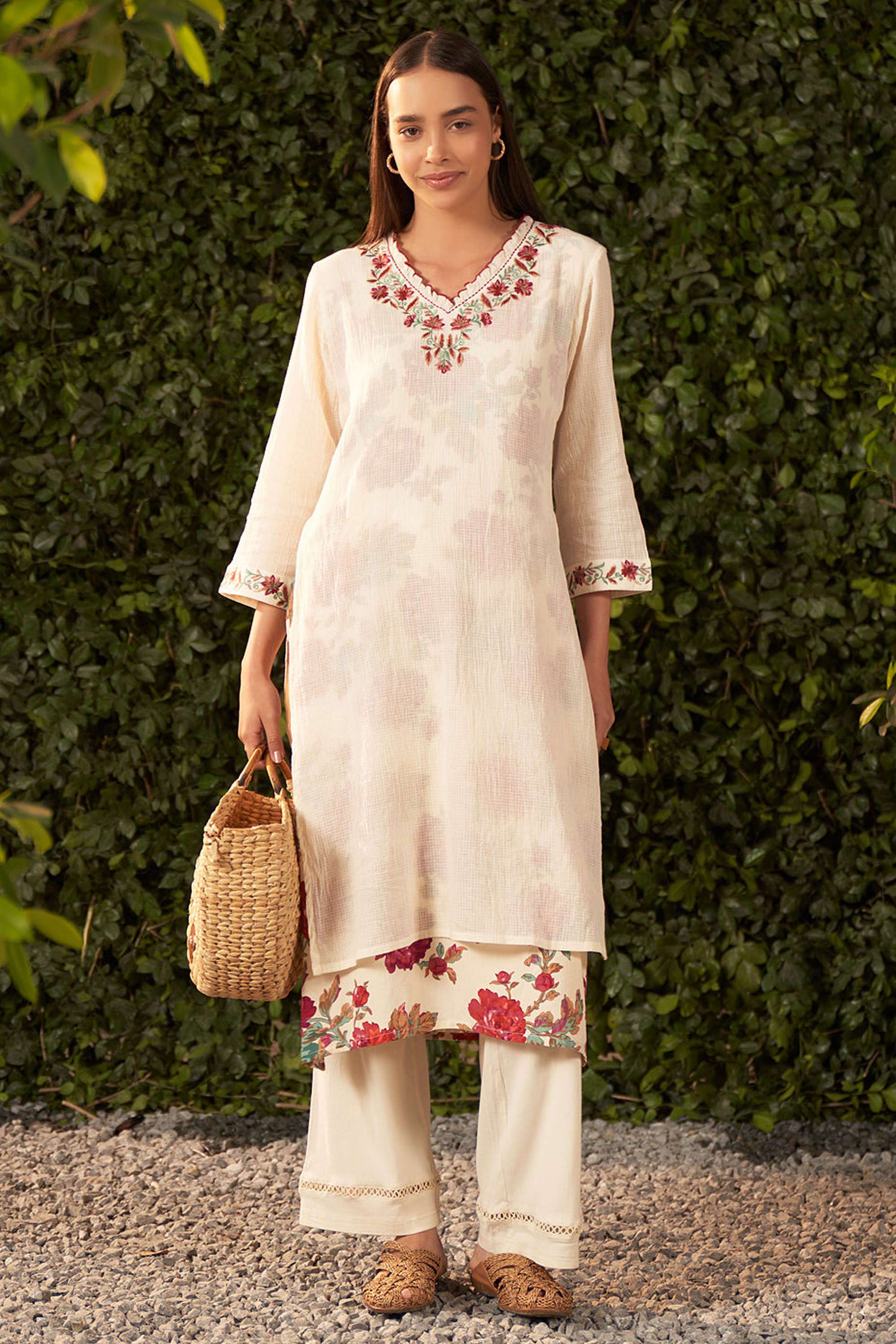Printed-Cotton-V-Neck-Women-s-Festive-Wear-Kurta