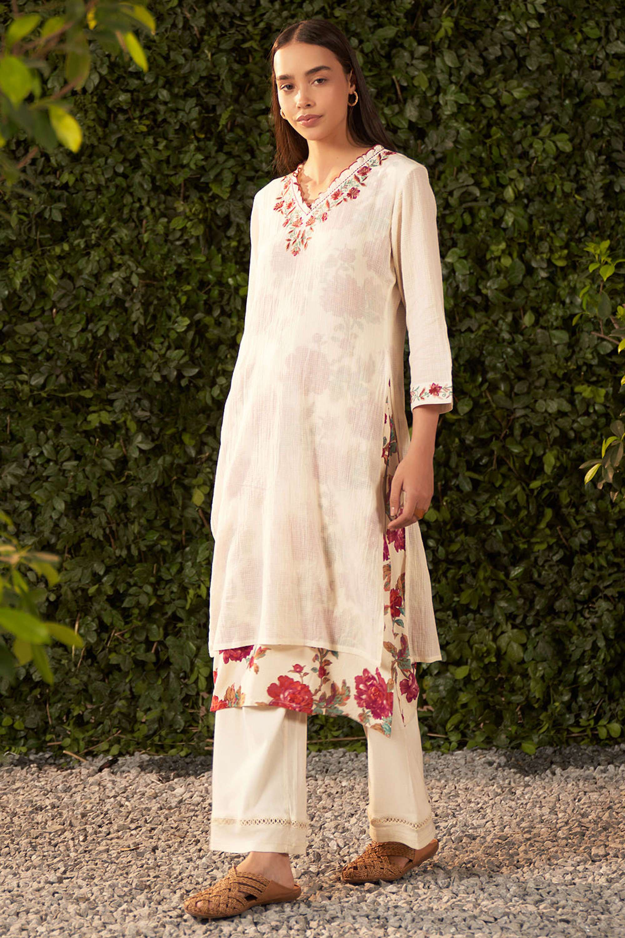 Printed-Cotton-V-Neck-Women-s-Festive-Wear-Kurta