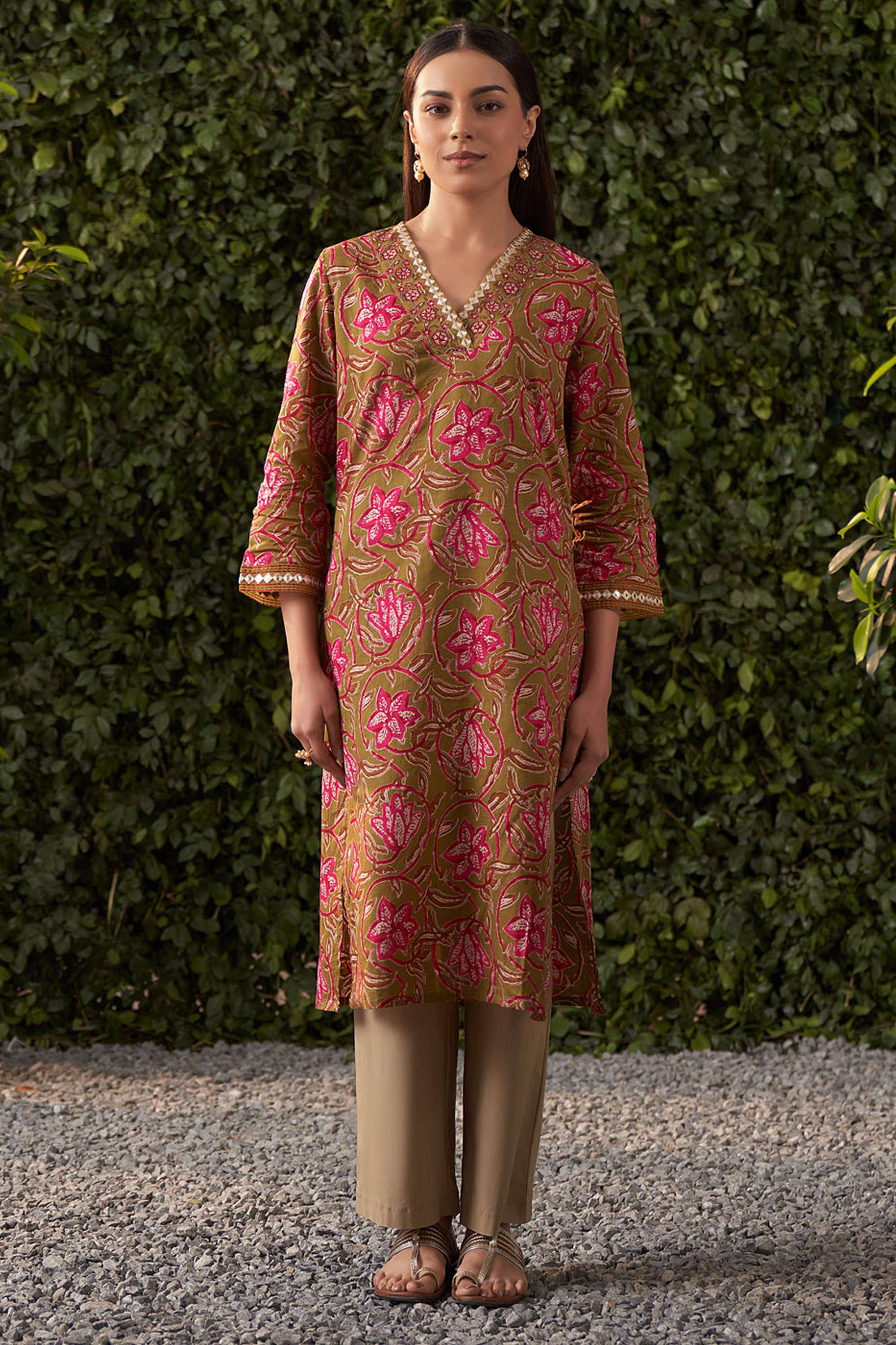 Printed-Cotton-V-Neck-Women-s-Festive-Wear-Kurta