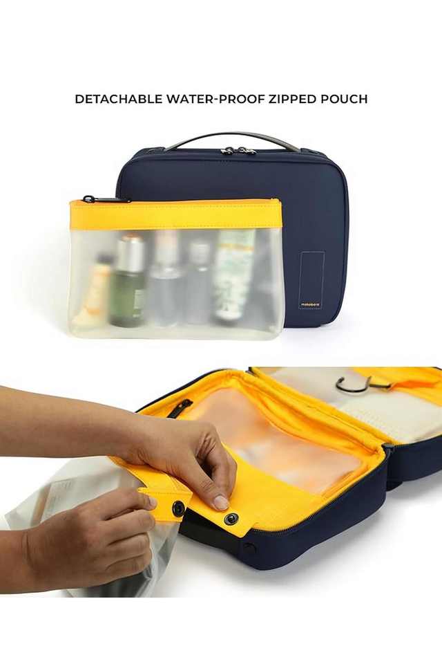 The-Hanging-Women-s-Toiletry-Bag