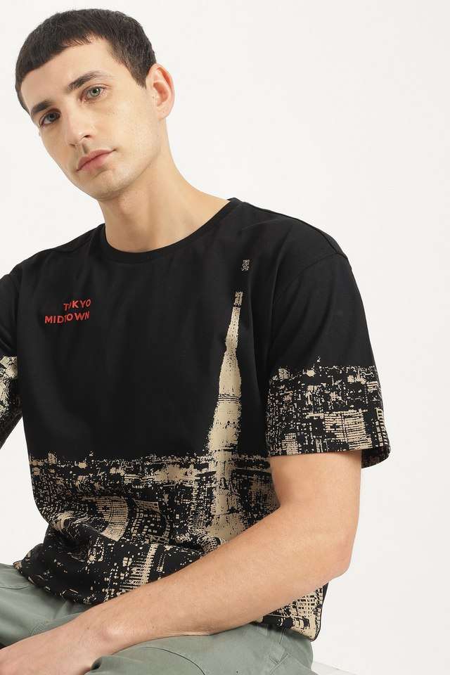 Buy United Colors of Benetton Black Solid Cotton Round Neck Men's