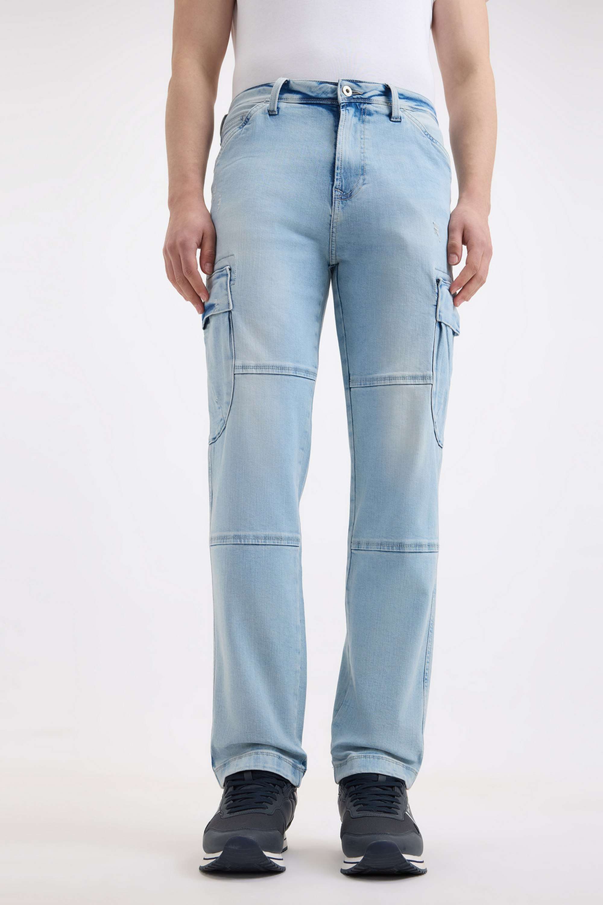 Light-Wash-Blended-Fabric-Regular-Fit-Men-s-Jeans