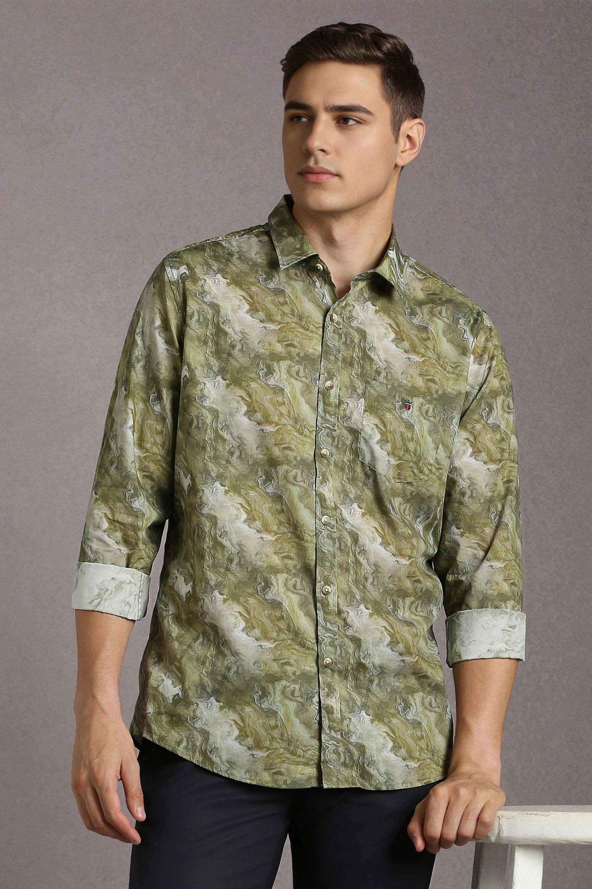 Printed-Cotton-Blend-Slim-Fit-Men-s-Casual-Wear-Shirt