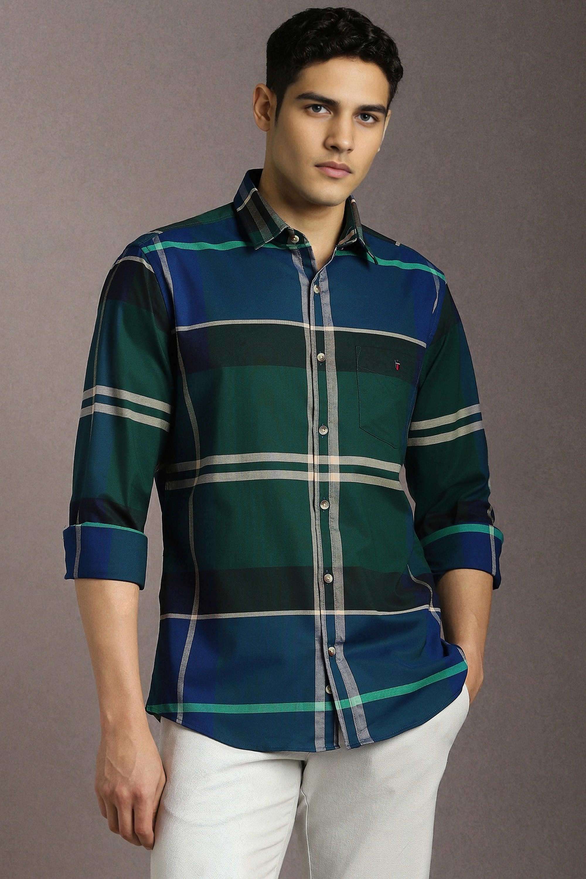 Checks-Cotton-Blend-Slim-Fit-Men-s-Casual-Wear-Shirt