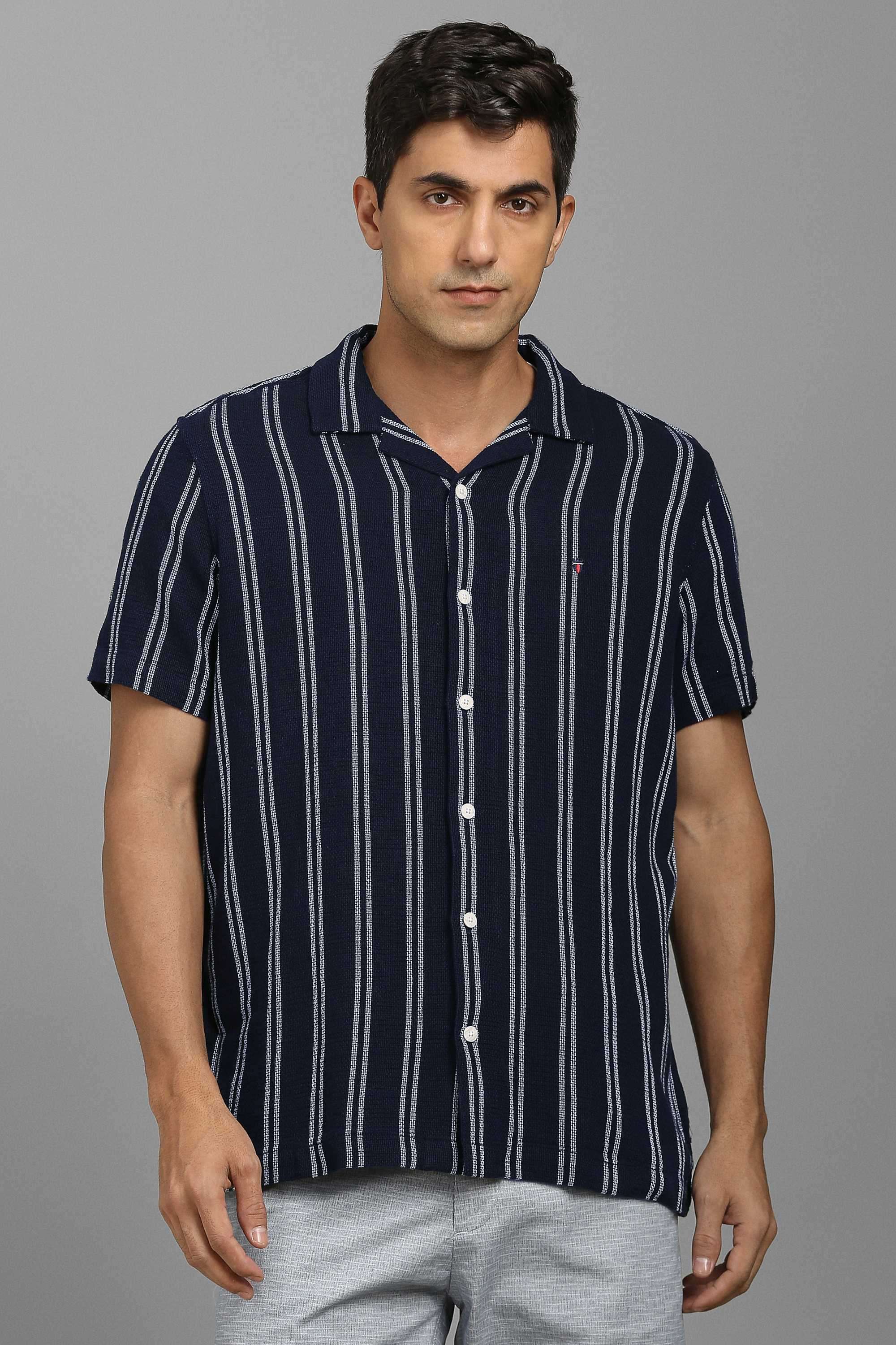Textured-Blended-Fabric-Slim-Fit-Men-s-Casual-Wear-Shirt