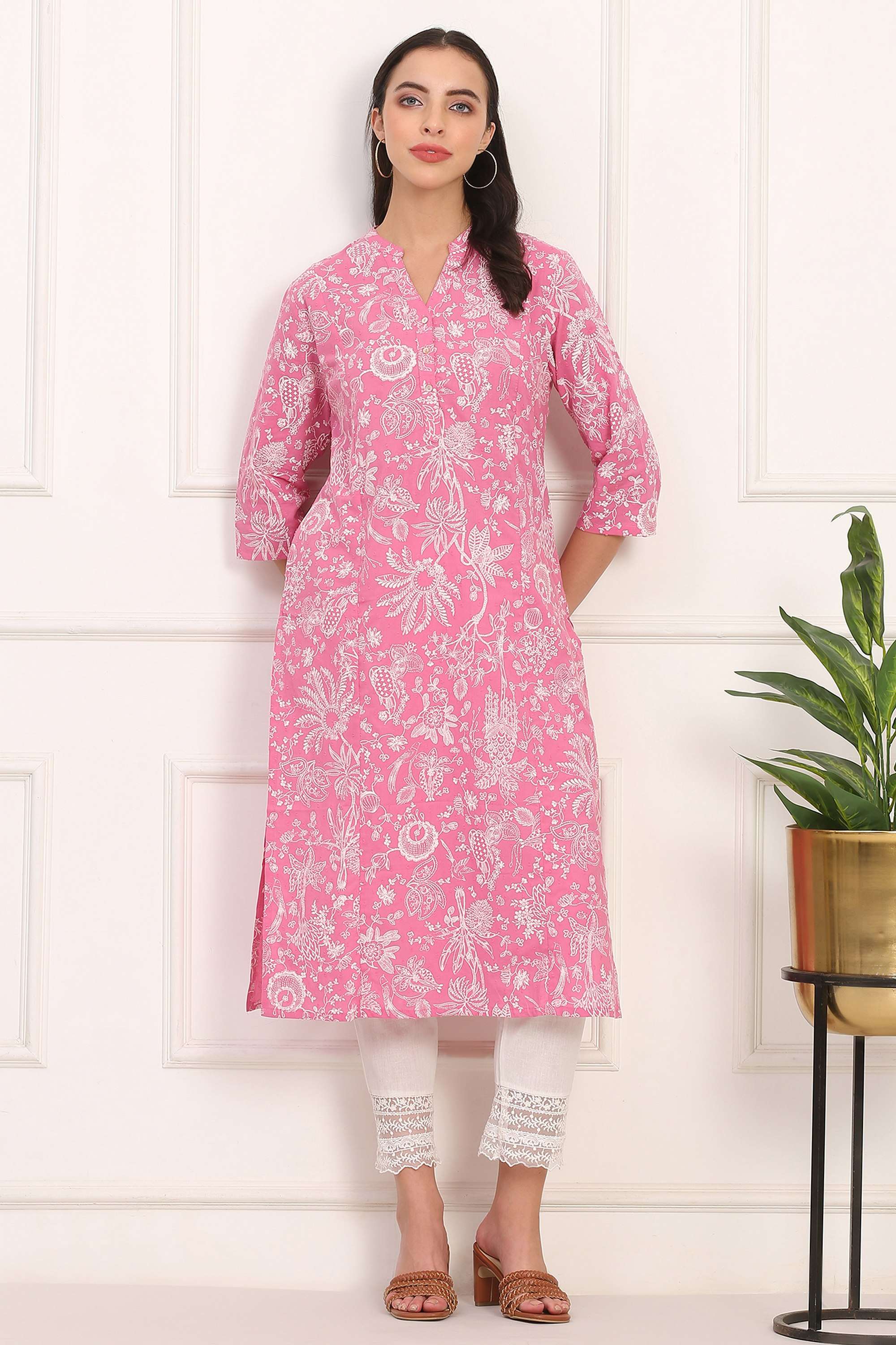 Floral-Cotton-Blend-Round-Neck-Women-s-Fusion-Wear-Kurta