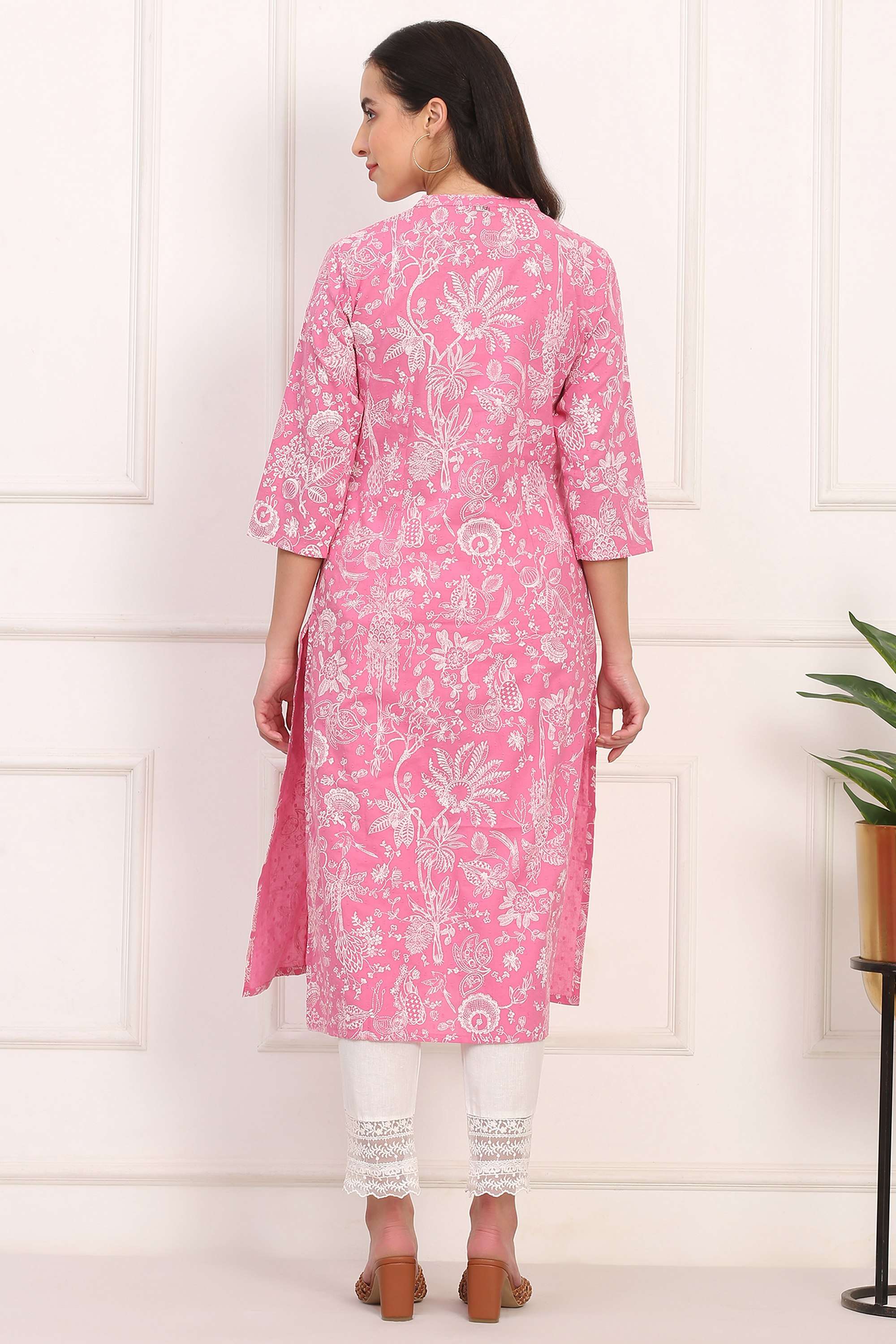 Floral-Cotton-Blend-Round-Neck-Women-s-Fusion-Wear-Kurta