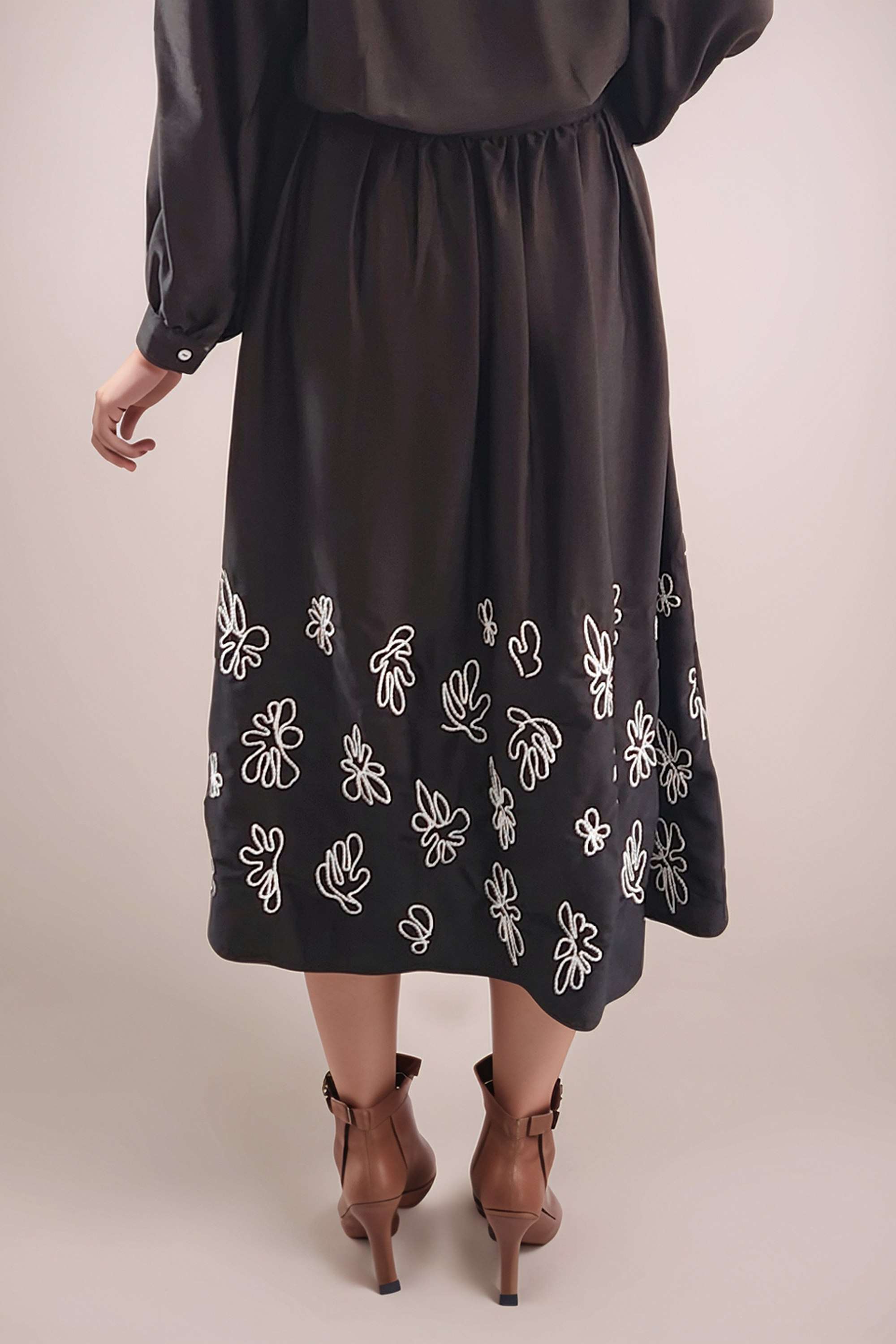 Embroidered-Polyester-Oversized-Fit-Women-s-Skirt