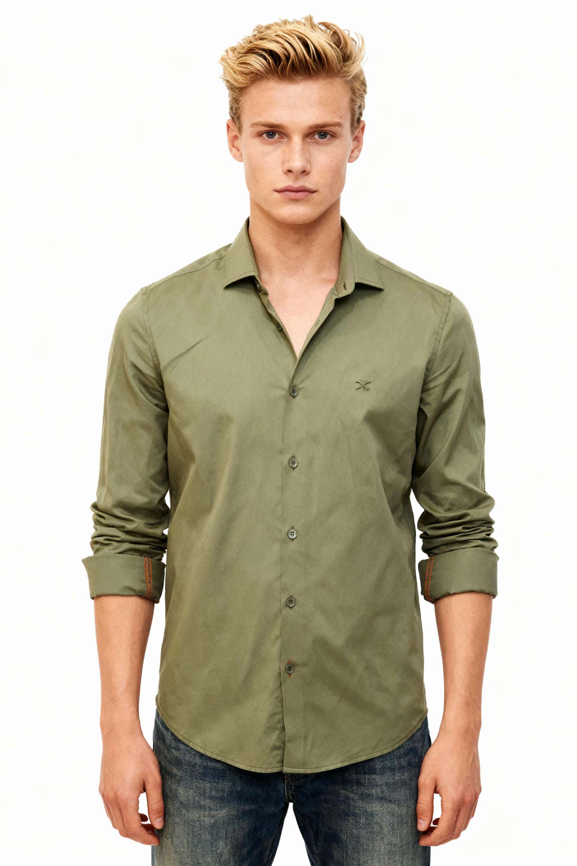 Solid-Blended-Fabric-Regular-Fit-Men-Casual-Wear-Shirt