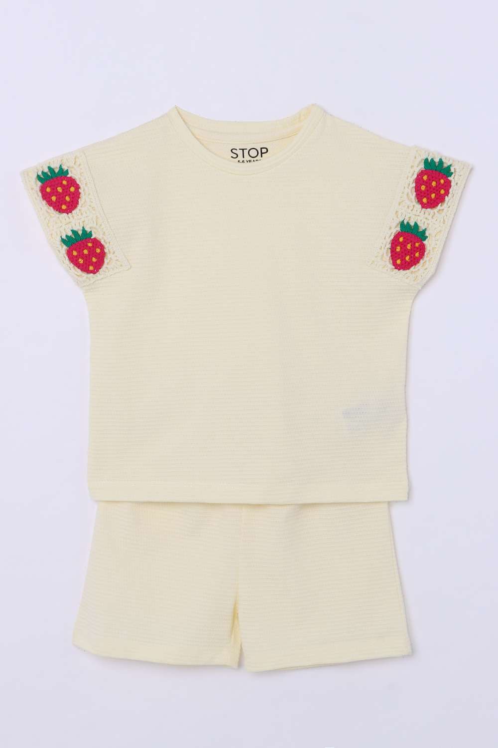 Character-Print-Blended-Fabric-Round-Neck-Girls-Casual-Wear-Clothing-Set