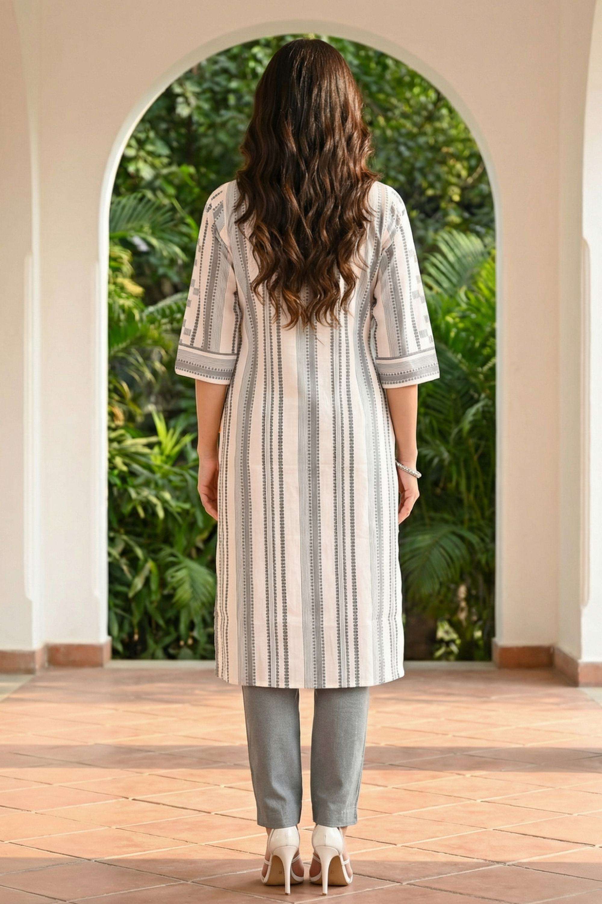 Geometric-Print-Blended-Fabric-Round-Neck-Women-s-Top