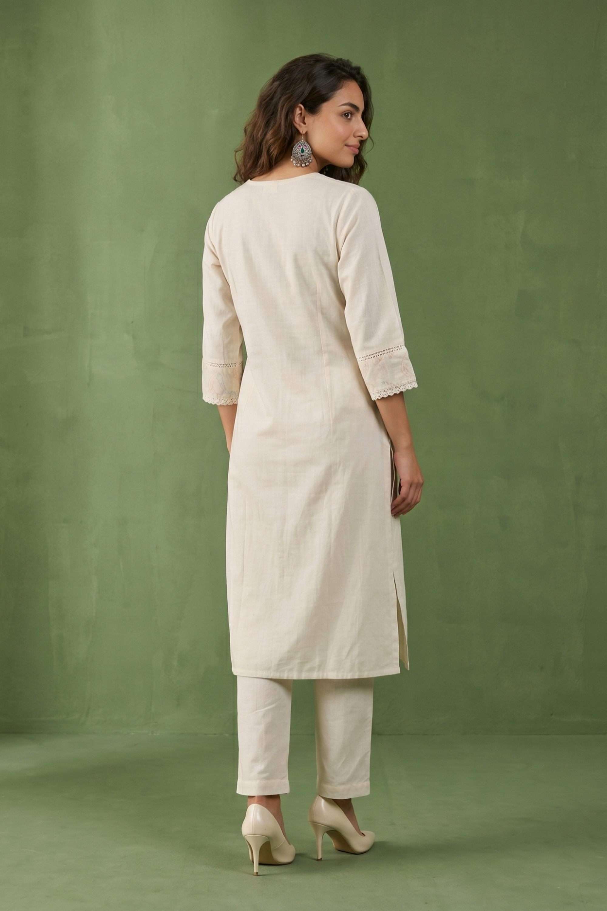 Embroidered-Cotton-Blend-Collared-Women-s-Casual-Wear-Kurta