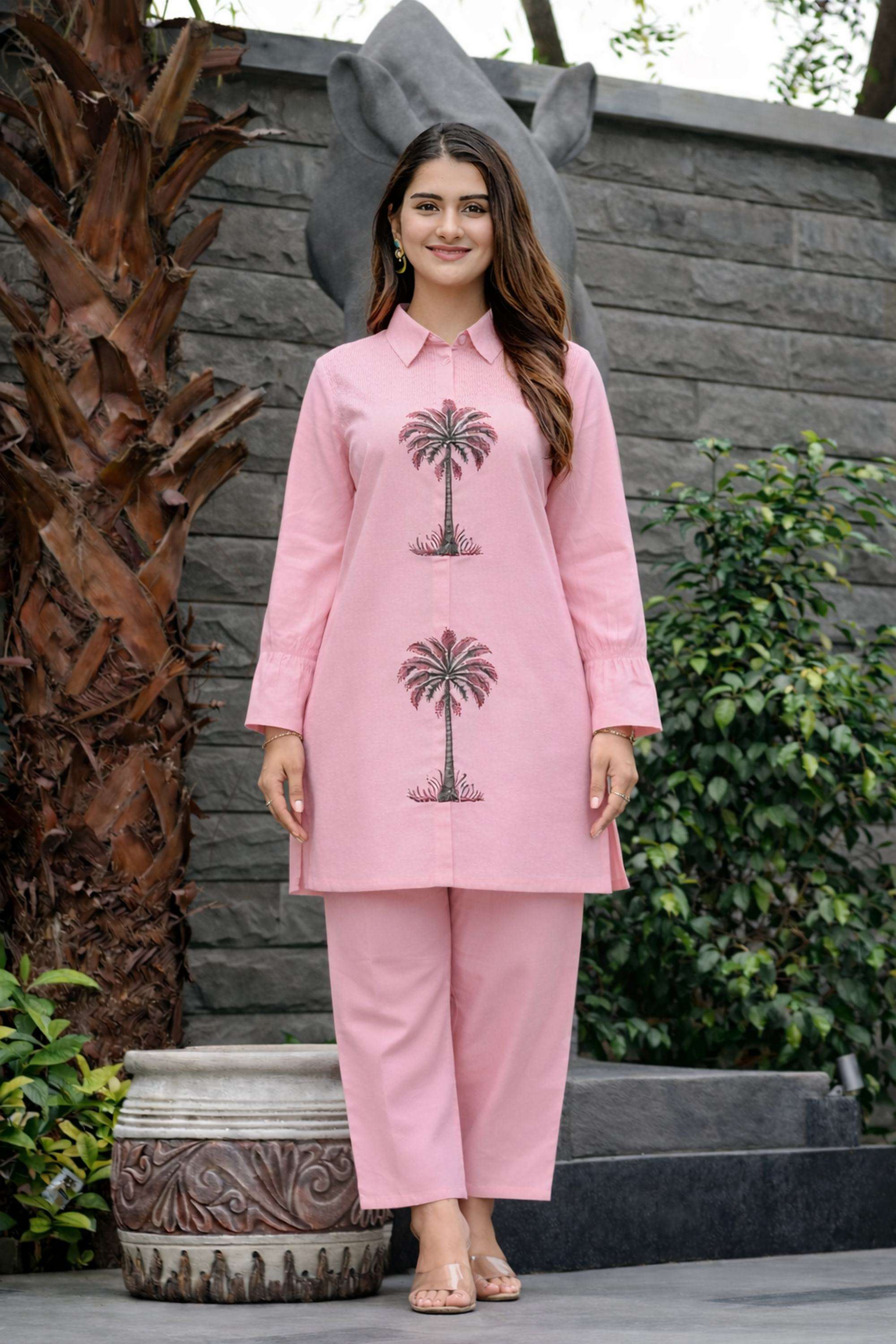 Printed-Cotton-Blend-Collared-Women-Kurta-with-Pant