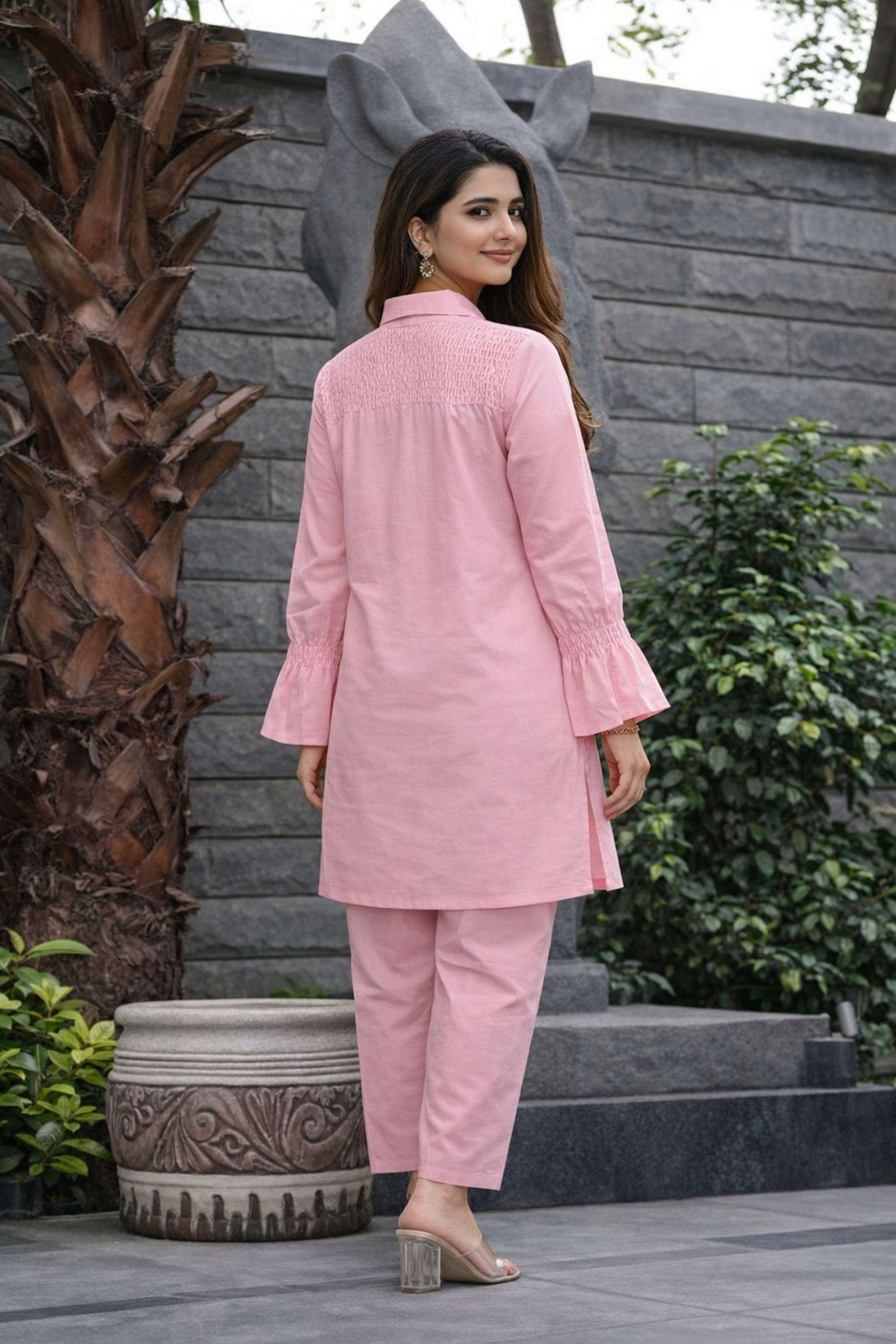 Printed-Cotton-Blend-Collared-Women-Kurta-with-Pant