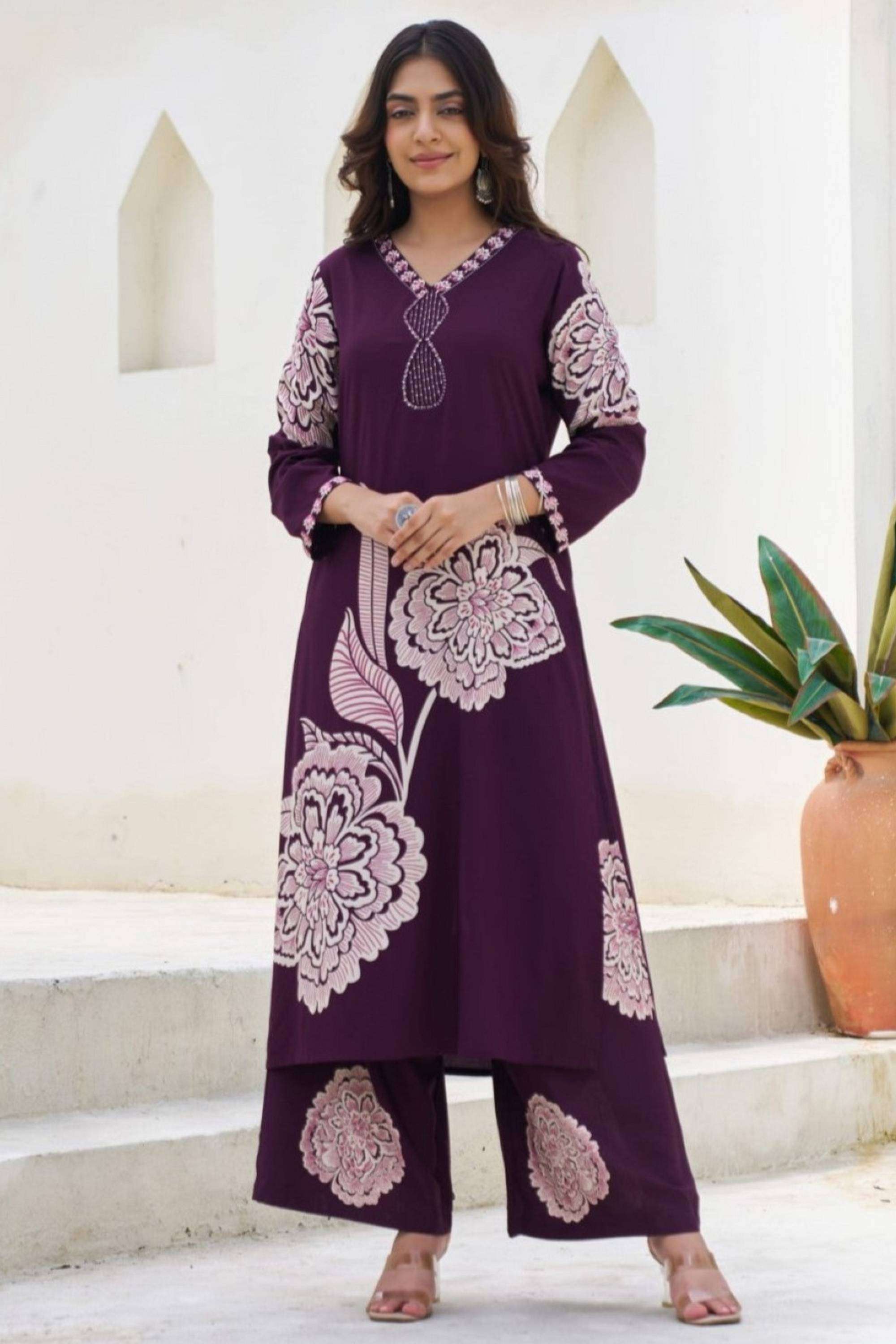 Embellished-Crepe-V-Neck-Women-Kurta-with-Pant