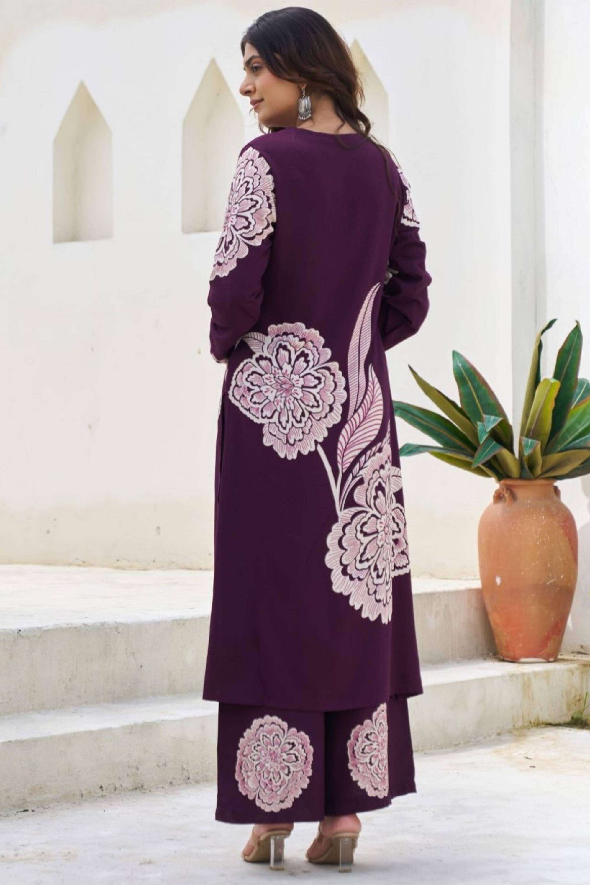 Embellished-Crepe-V-Neck-Women-Kurta-with-Pant