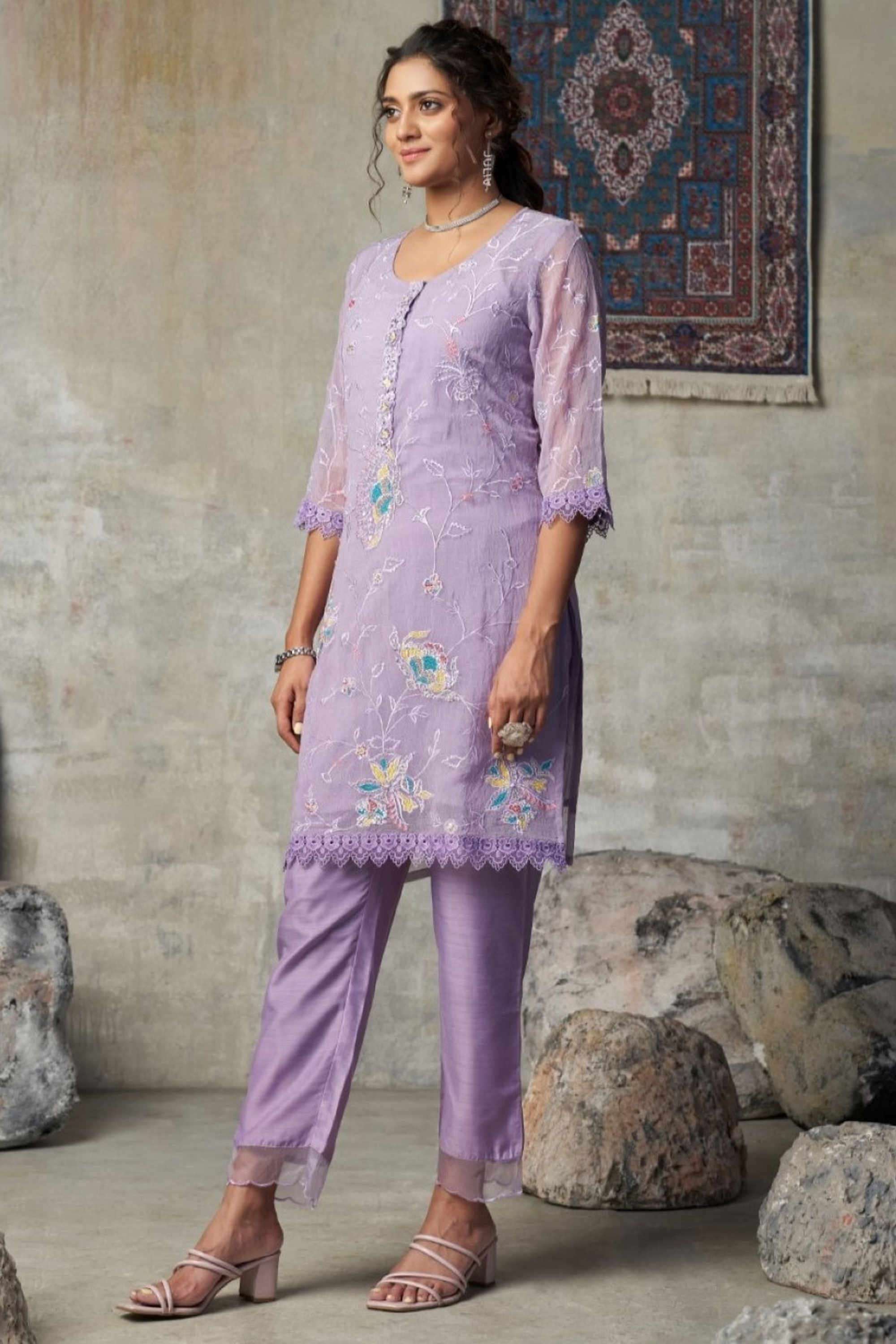 Embroidered-Round-Neck-Blended-Fabric-Women-Kurta-with-Pant