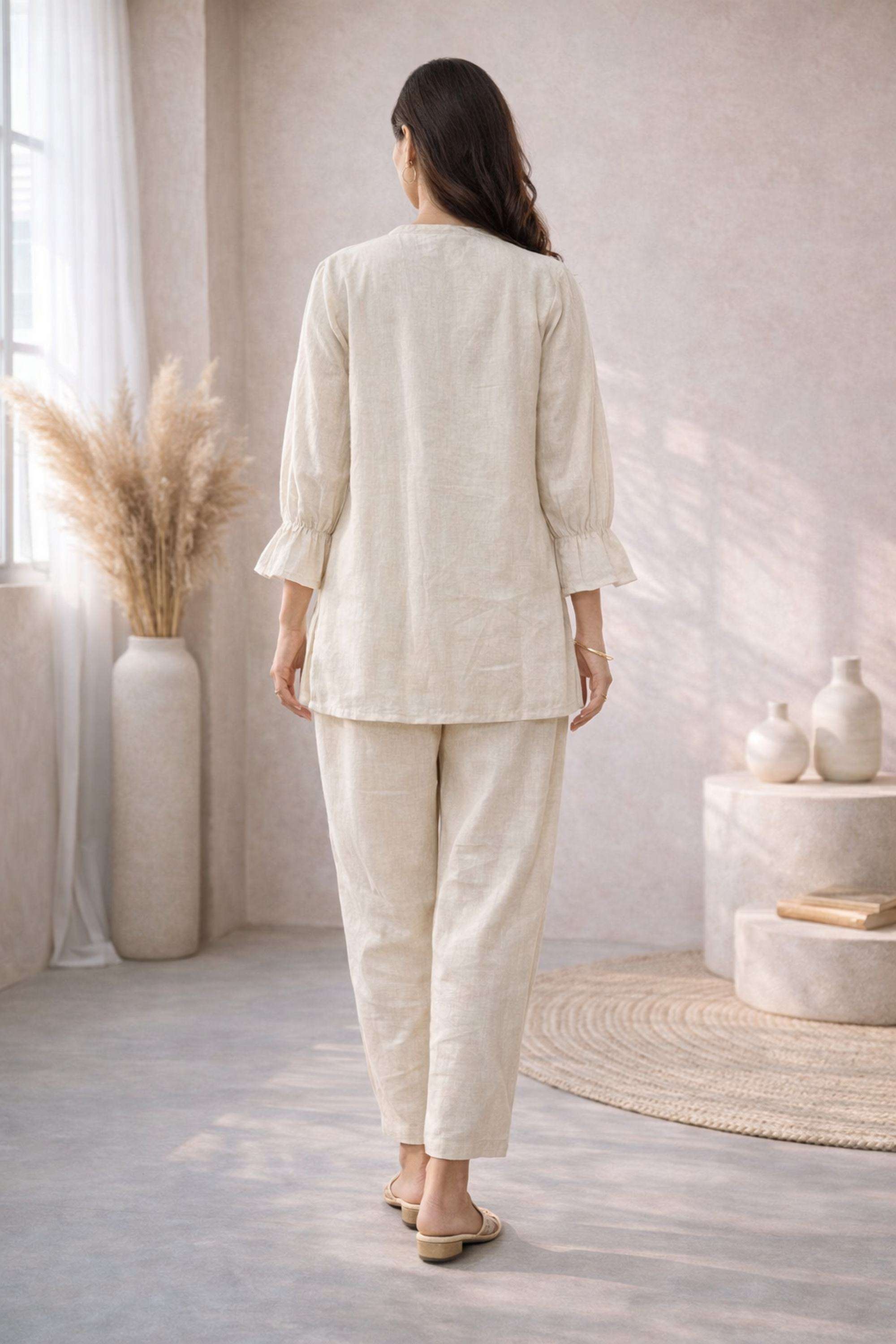 Embroidered-Collared-Blended-Fabric-Women-Kurti-with-Pant