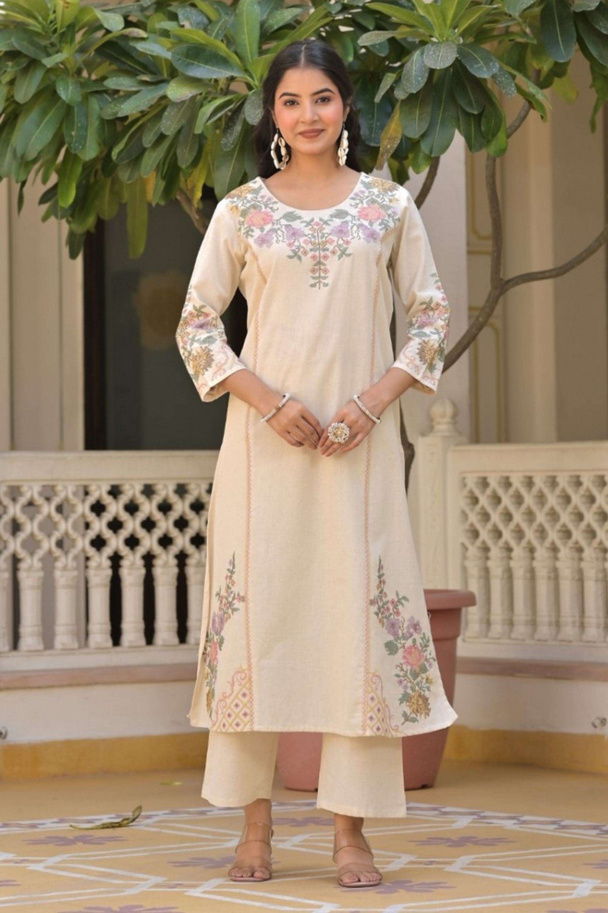 Printed-Blended-Fabric-Round-Neck-Women-Kurta-with-Pant