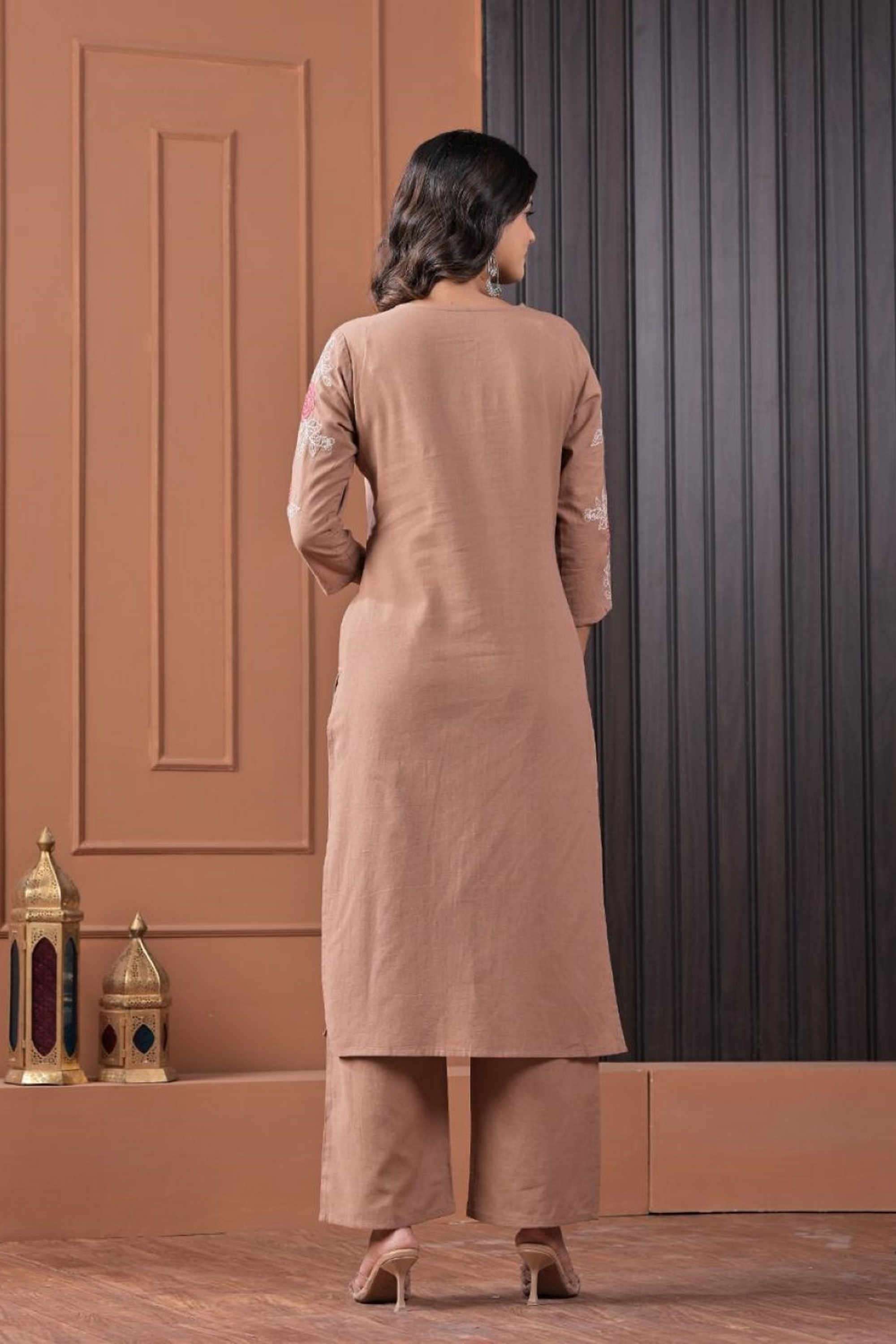 Embroidered-Round-Neck-Cotton-Women-Kurta-with-Pant
