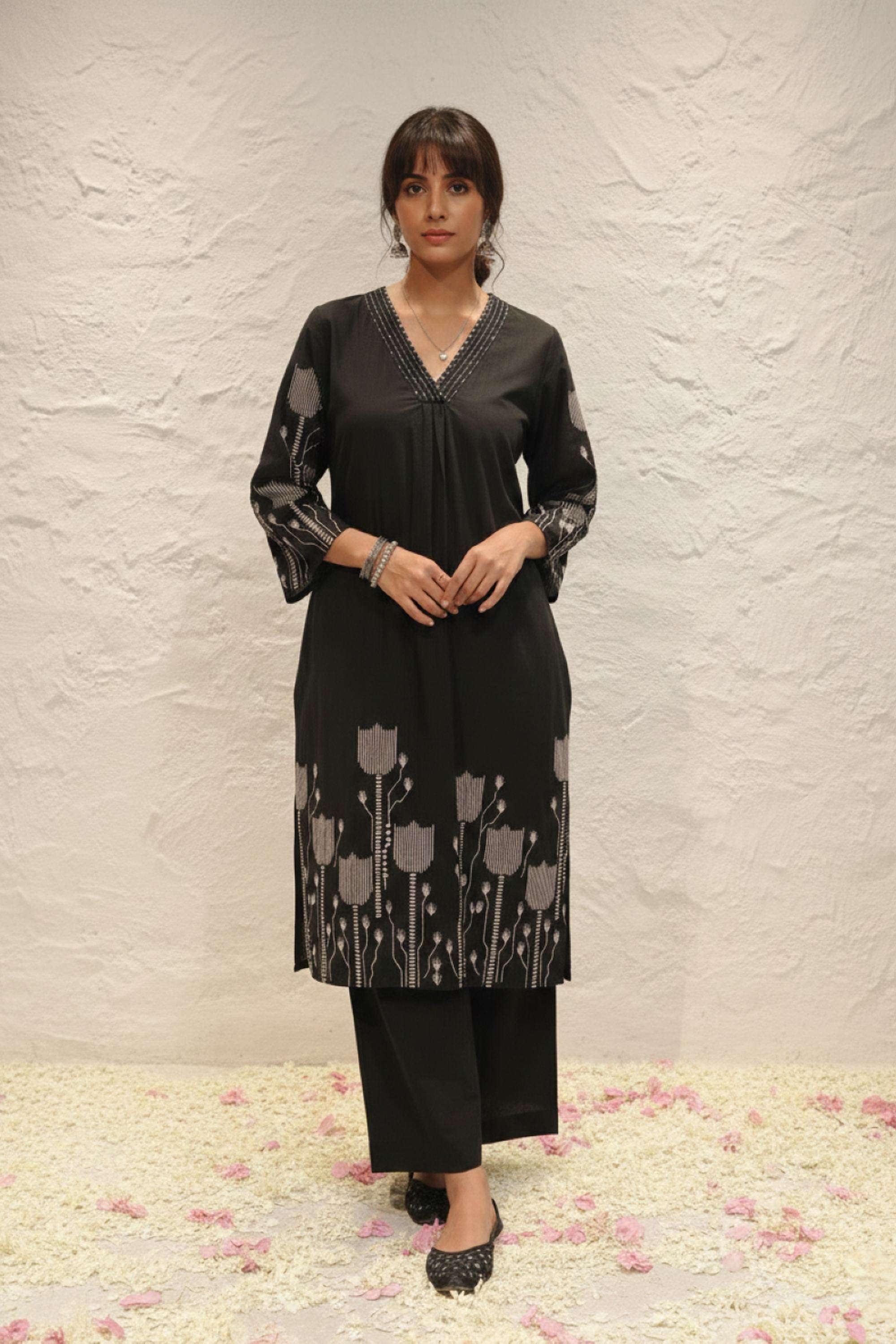 Printed-Cotton-V-Neck-Women-Kurta-with-Pant