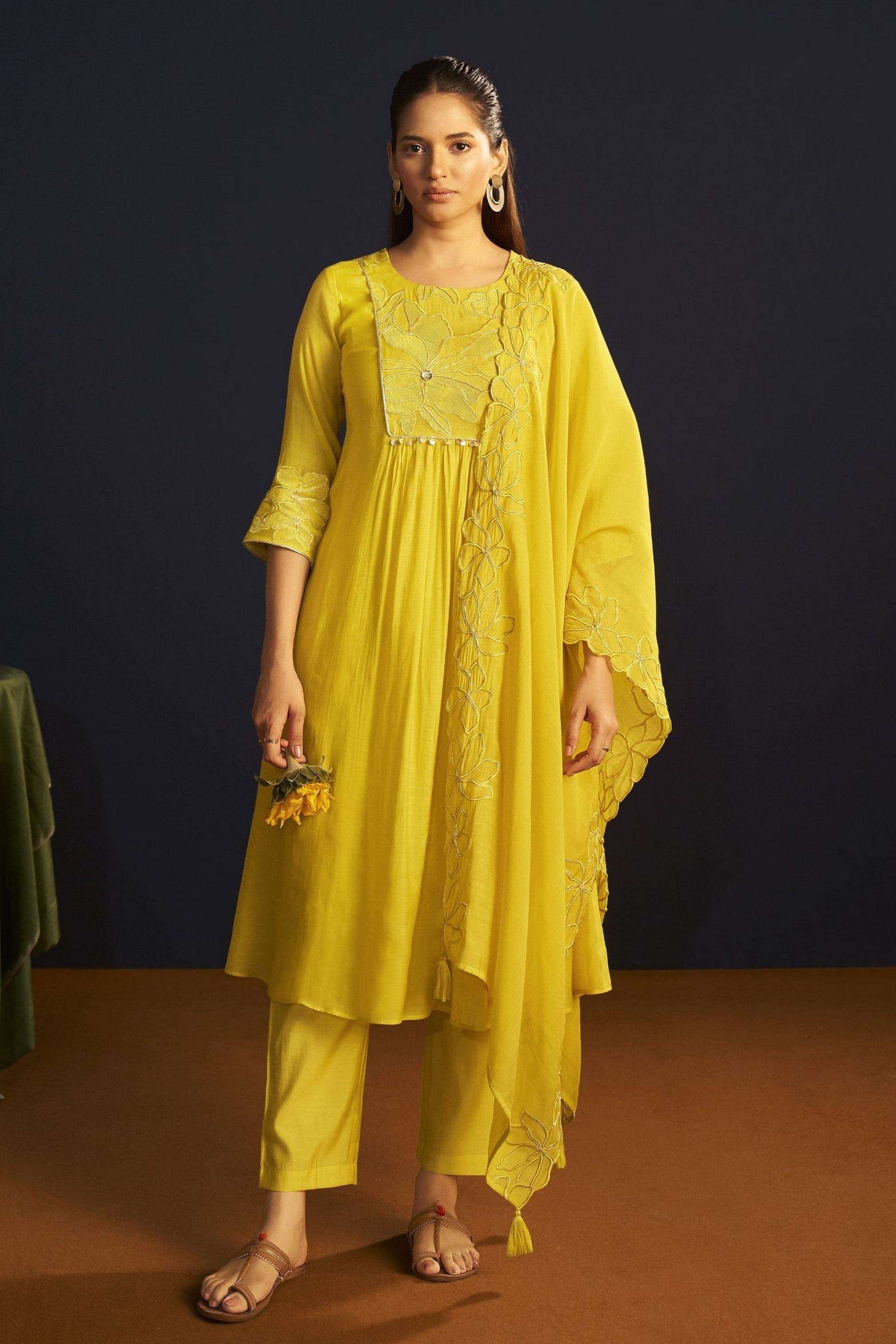 Embroidered-Blended-Fabric-Round-Neck-Women-Kurta-with-Pant-and-Dupatta