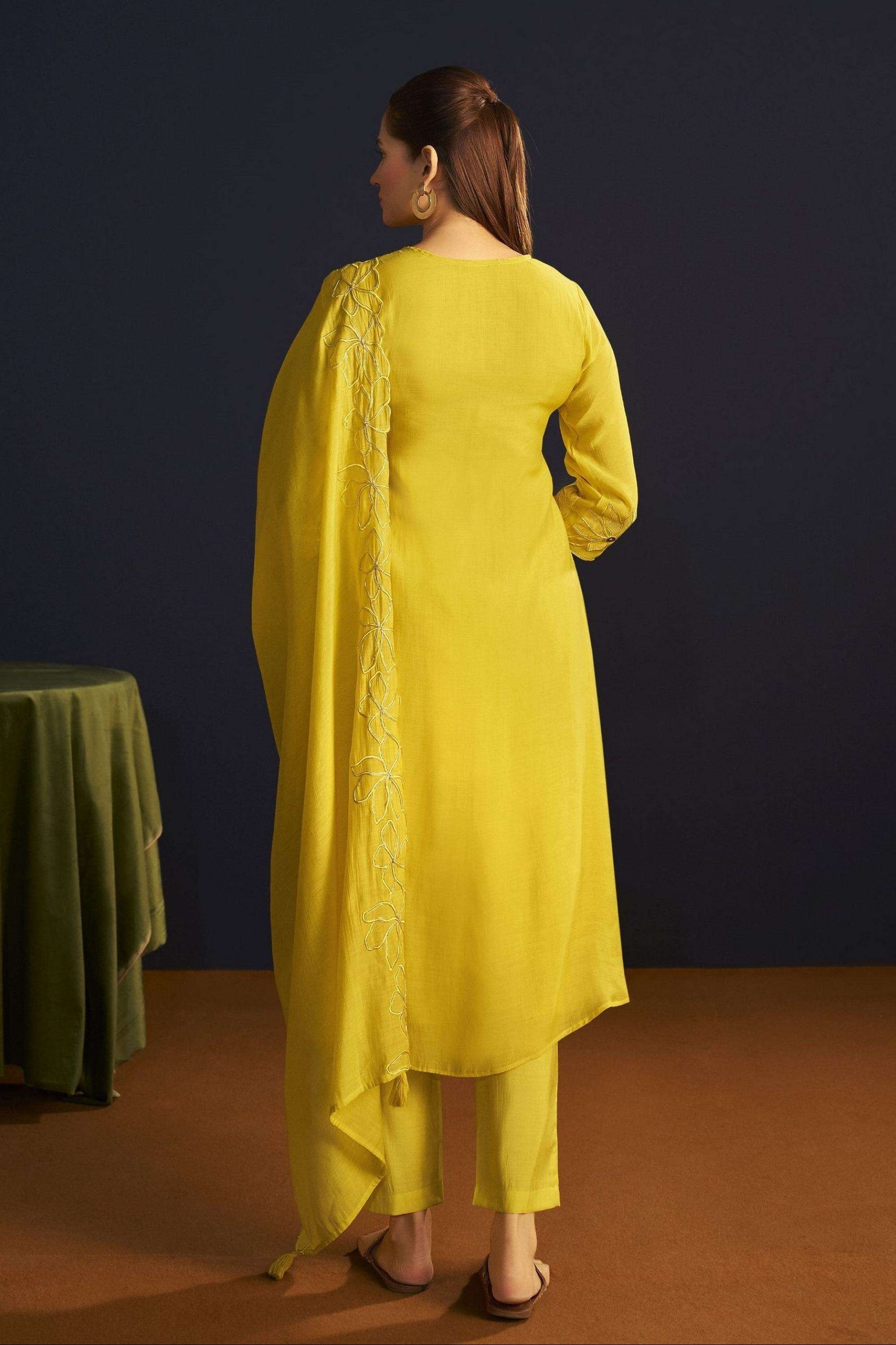 Embroidered-Blended-Fabric-Round-Neck-Women-Kurta-with-Pant-and-Dupatta