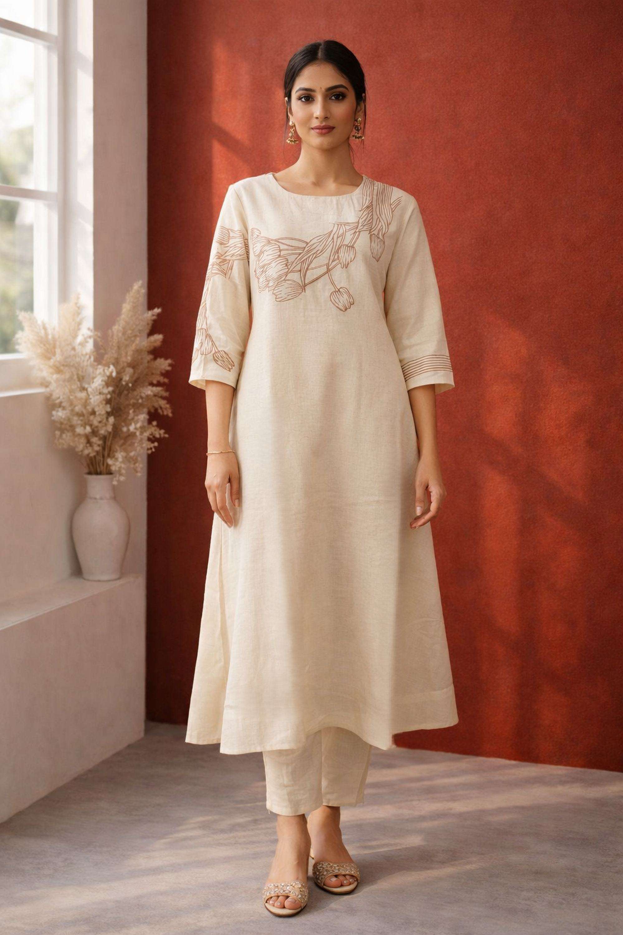 Embroidered-Round-Neck-Cotton-Blend-Women-Kurta-with-Pant