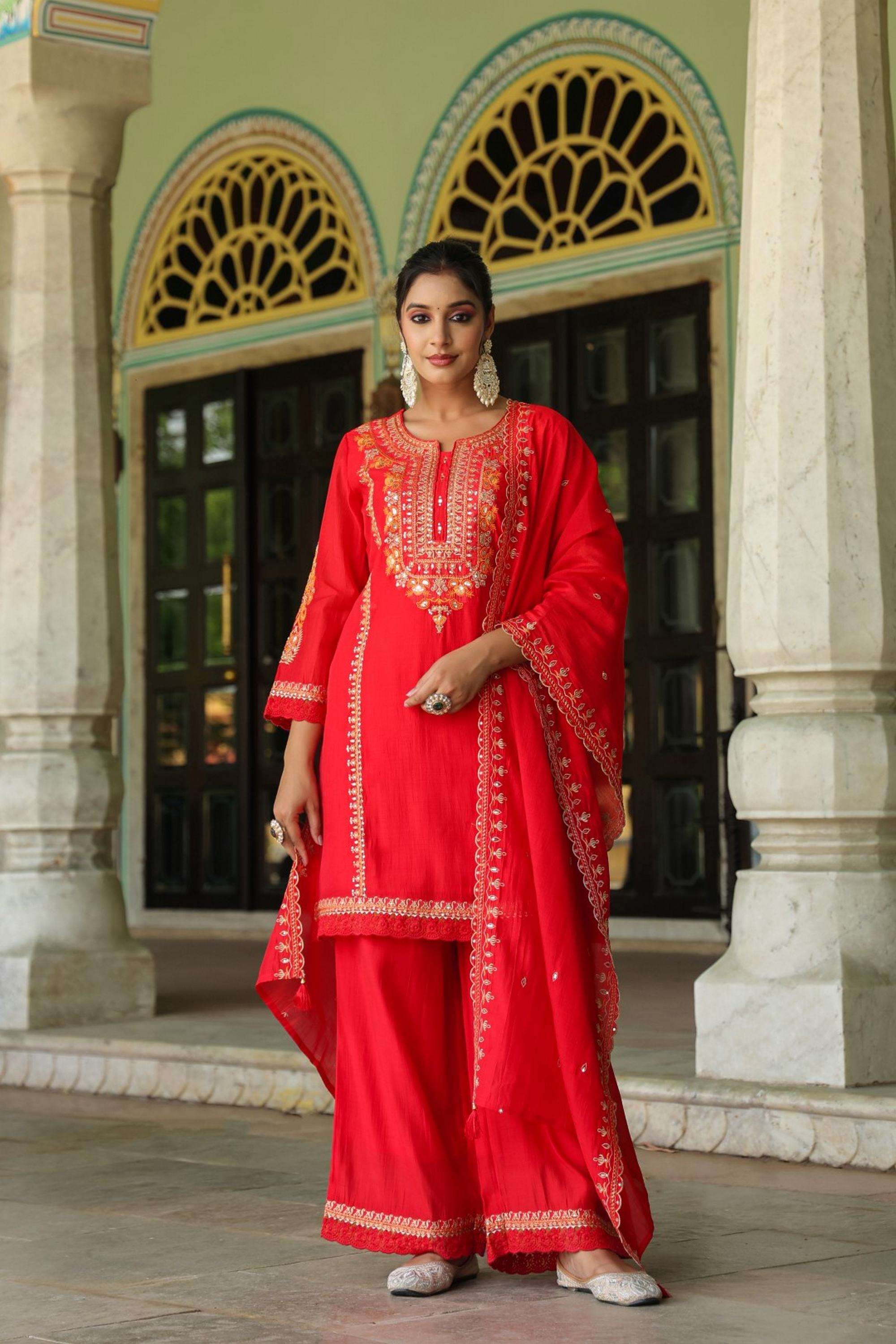 Embroidered-Blended-Fabric-Round-Neck-Women-Kurta-with-Pant