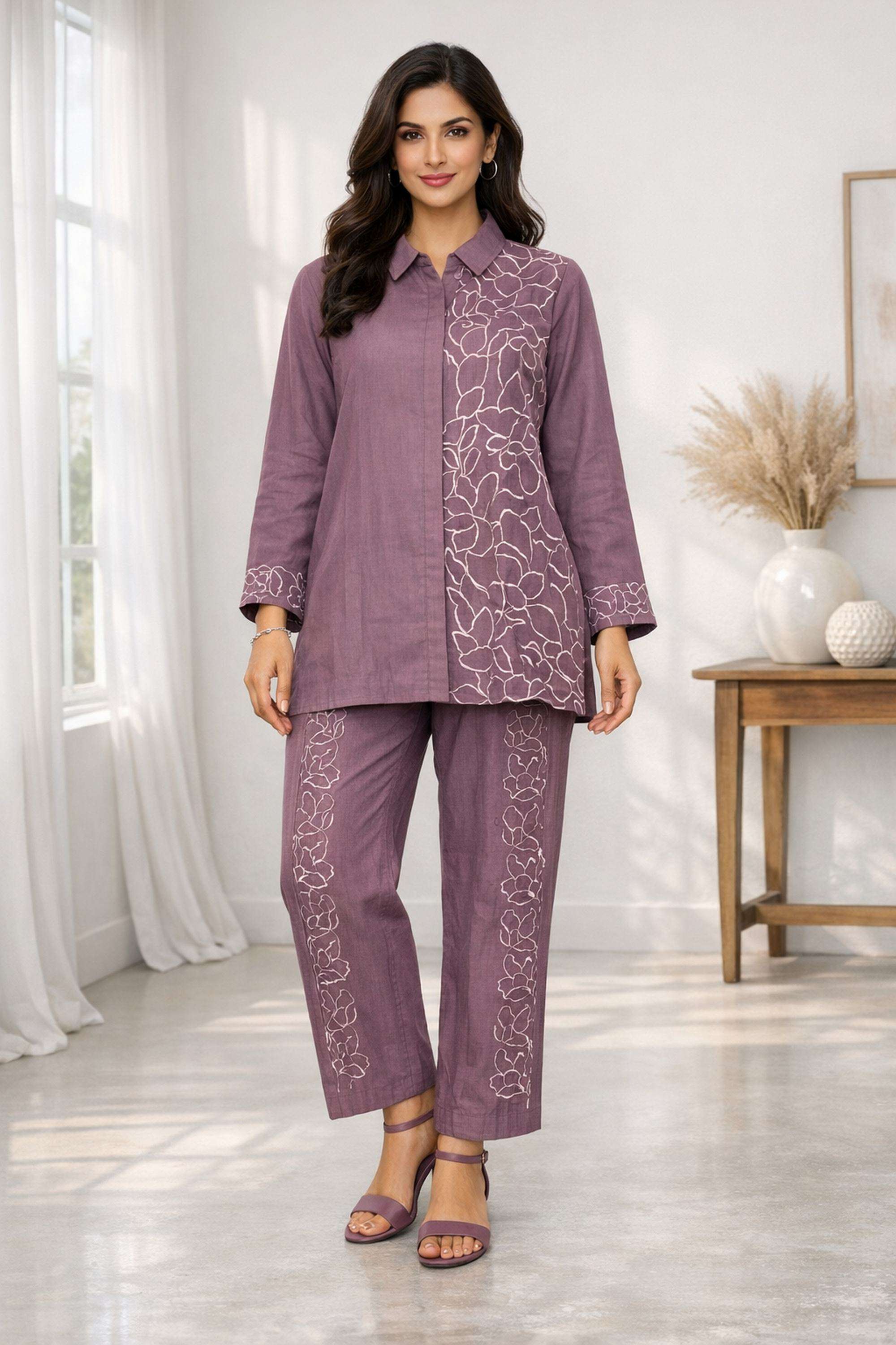 Embroidered-Blended-Fabric-Collared-Women-Kurta-with-Pant