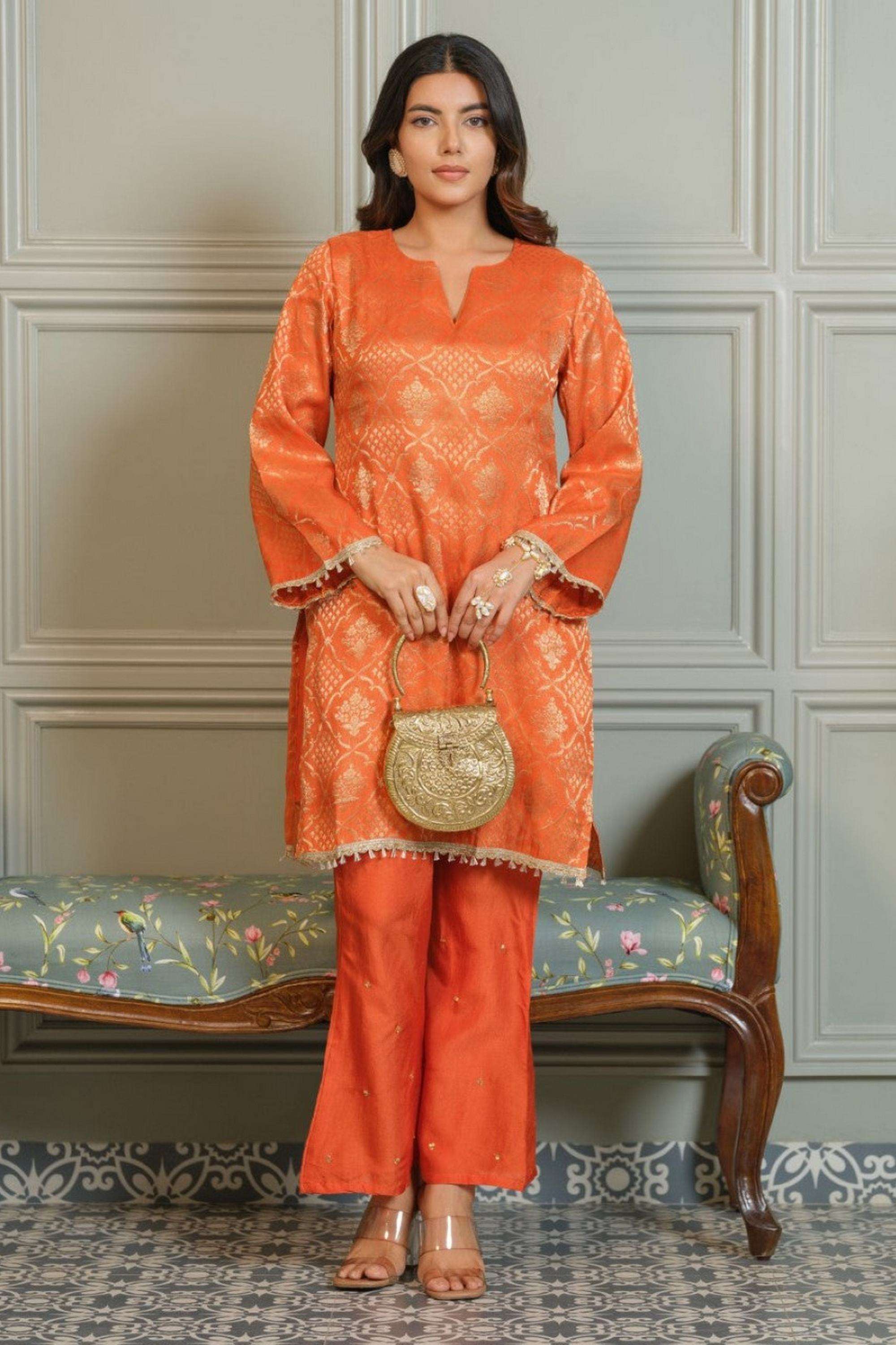 Embroidered-Blended-Fabric-Round-Neck-Women-Kurta-with-Pant