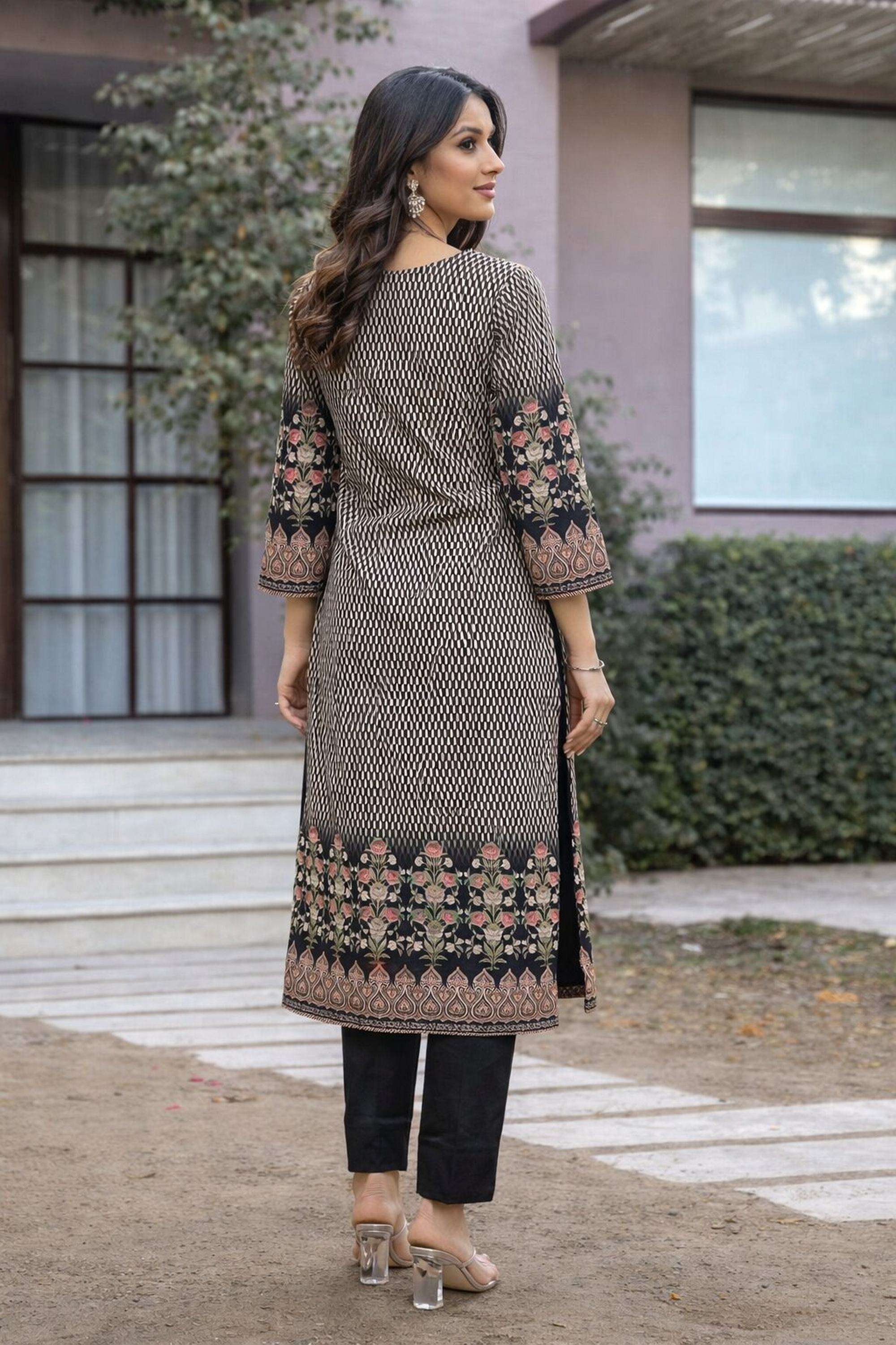 Printed-Blended-Fabric-Round-Neck-Women-Kurta-with-Pant-and-Dupatta