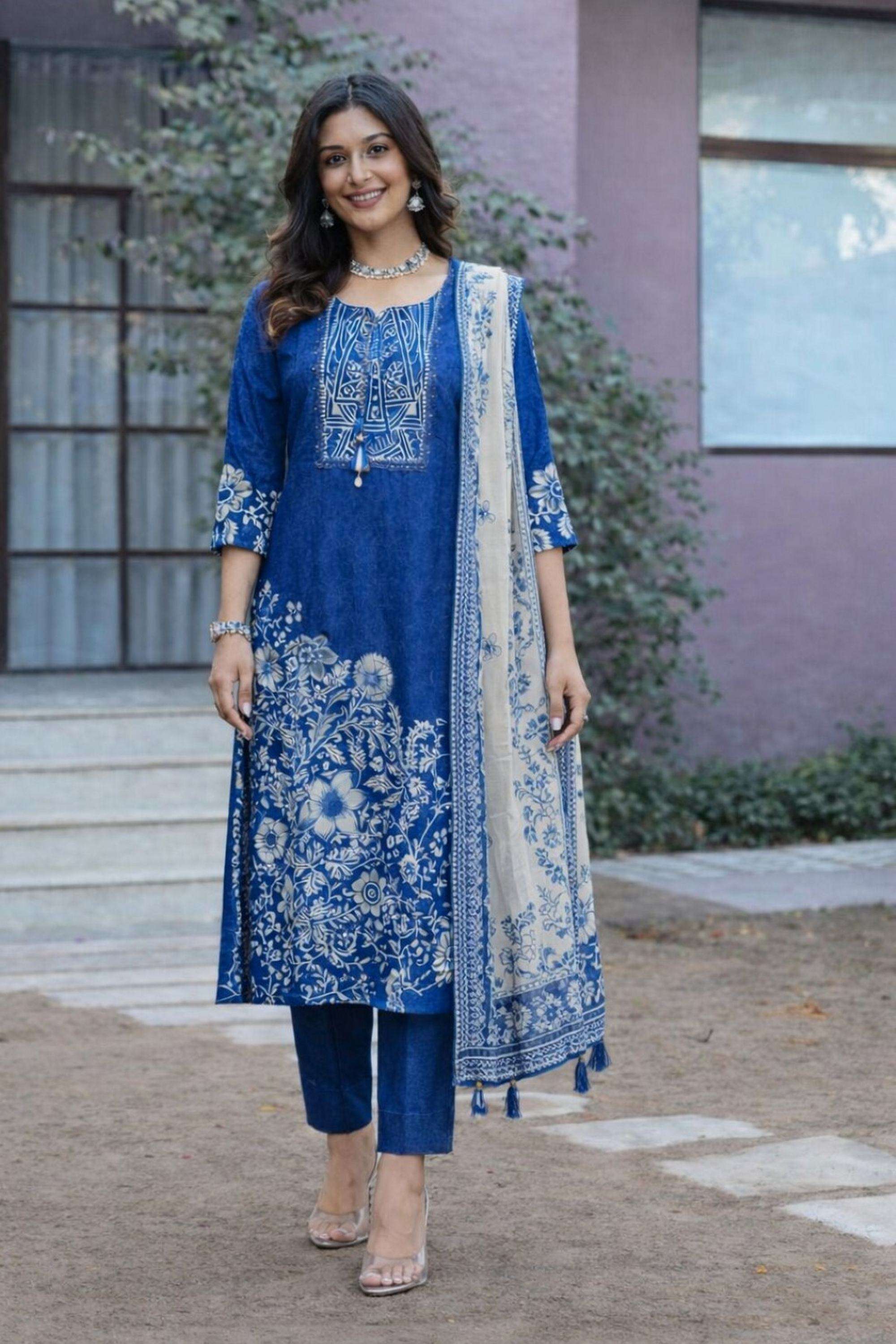 Printed-Blended-Fabric-Round-Neck-Women-Kurta-with-Pant-and-Dupatta