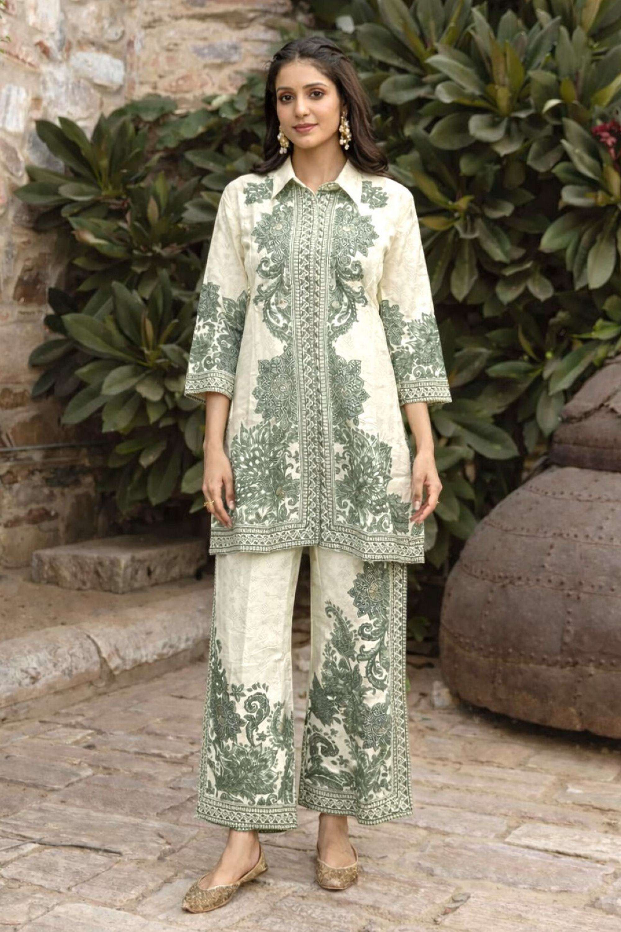Printed-Blended-Fabric-Collared-Women-Kurti-with-Pant