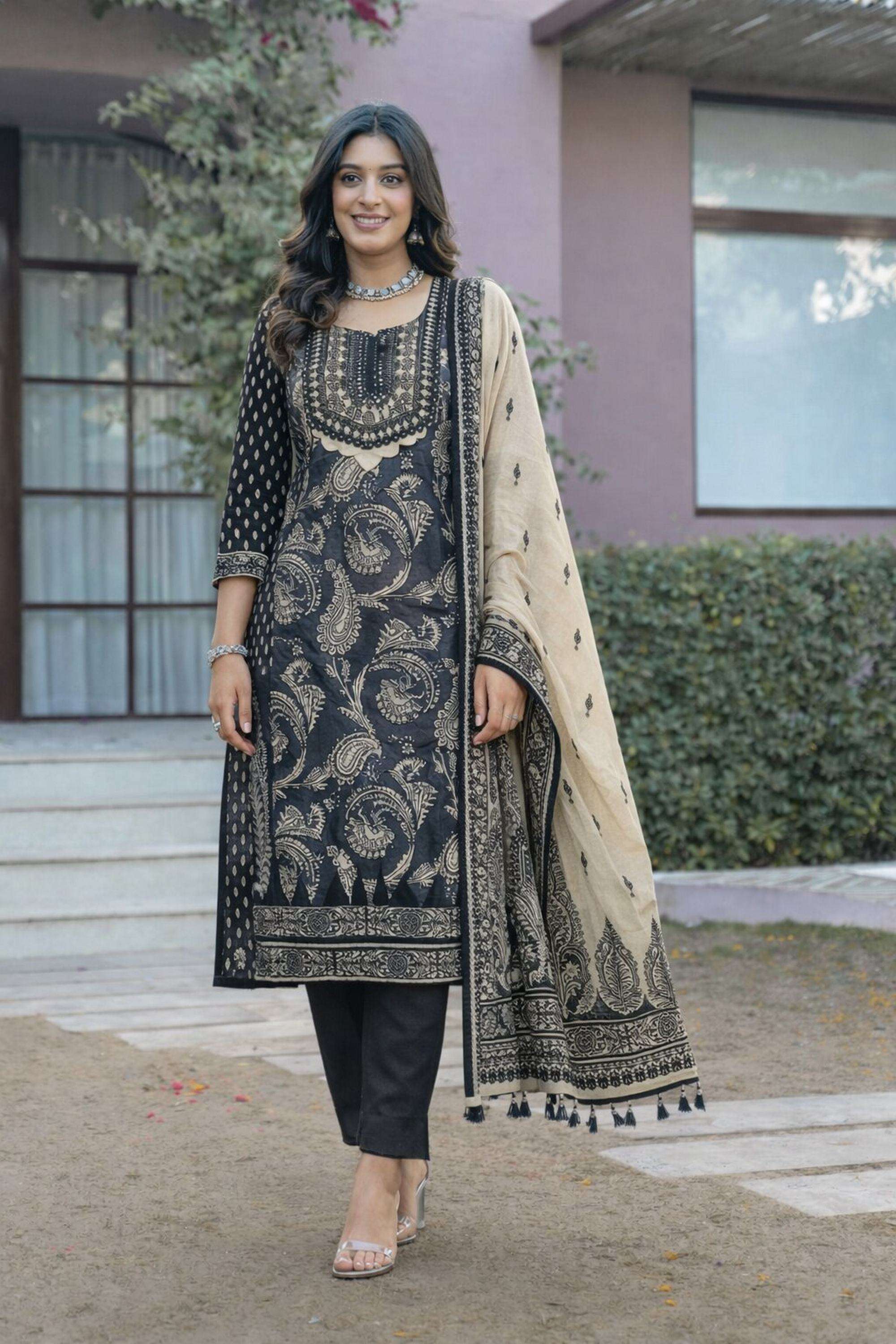 Printed-Blended-Fabric-Round-Neck-Women-Kurta-with-Pant-and-Dupatta