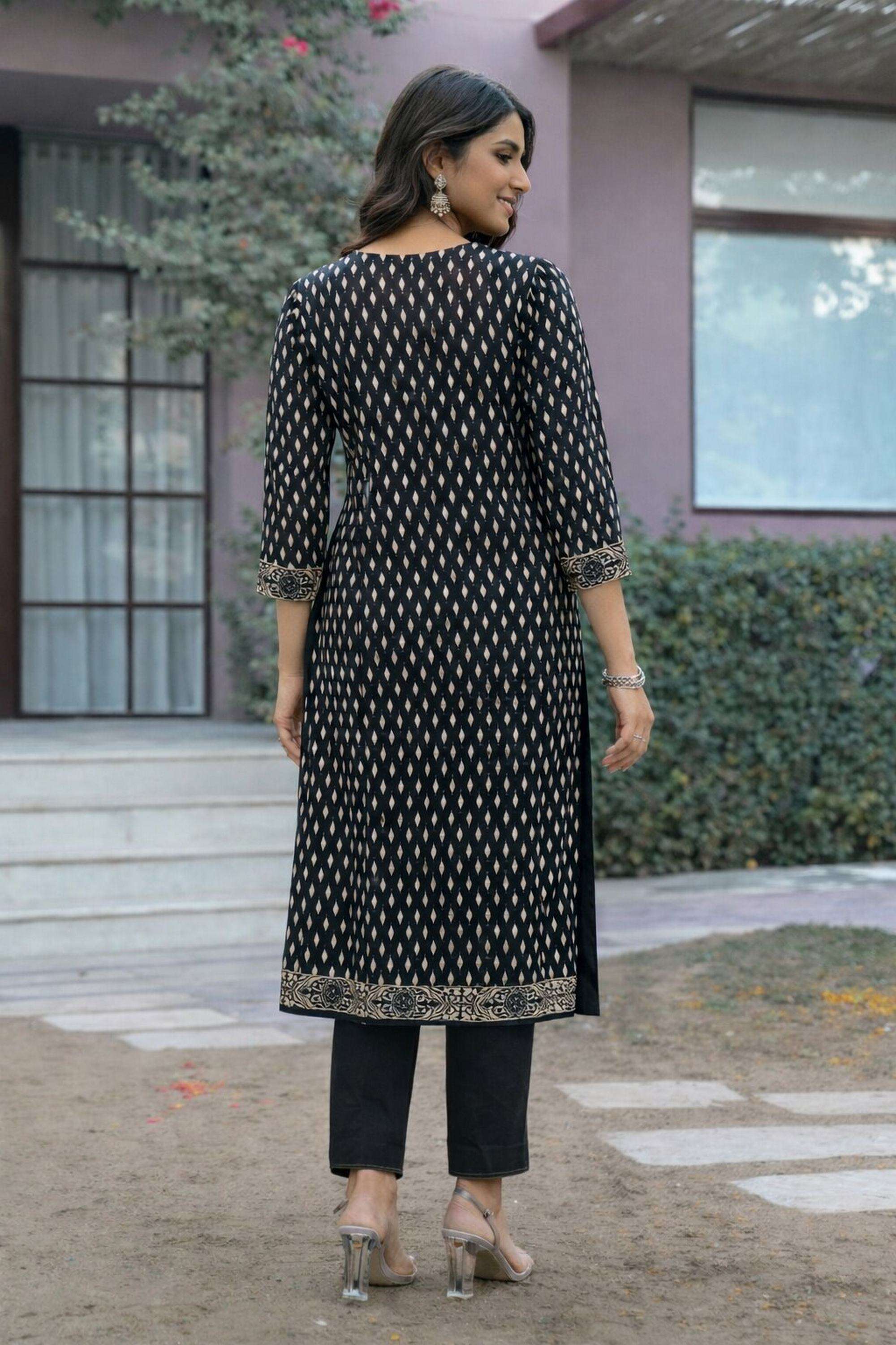 Printed-Blended-Fabric-Round-Neck-Women-Kurta-with-Pant-and-Dupatta
