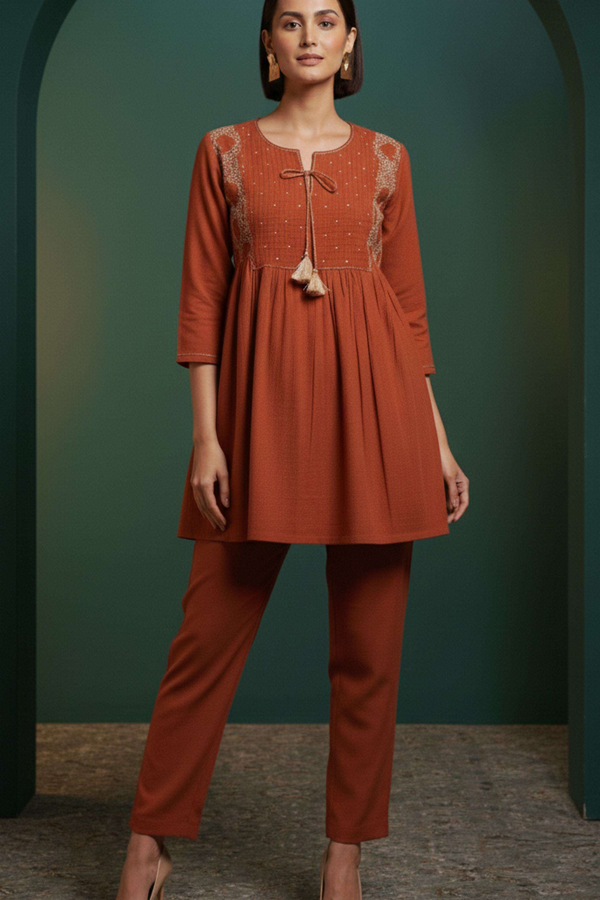 Embroidered-Blended-Fabric-Round-Neck-Women-Kurta-with-Pant