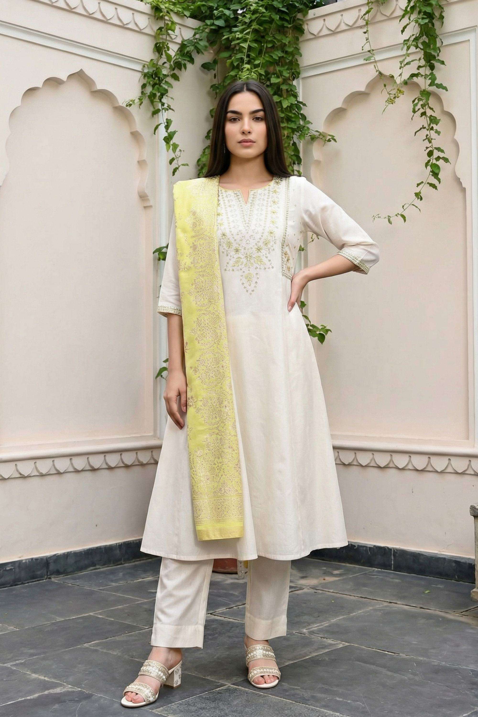 Embroidered-Blended-Fabric-Round-Neck-Women-Kurta-with-Leggings-and-Dupatta