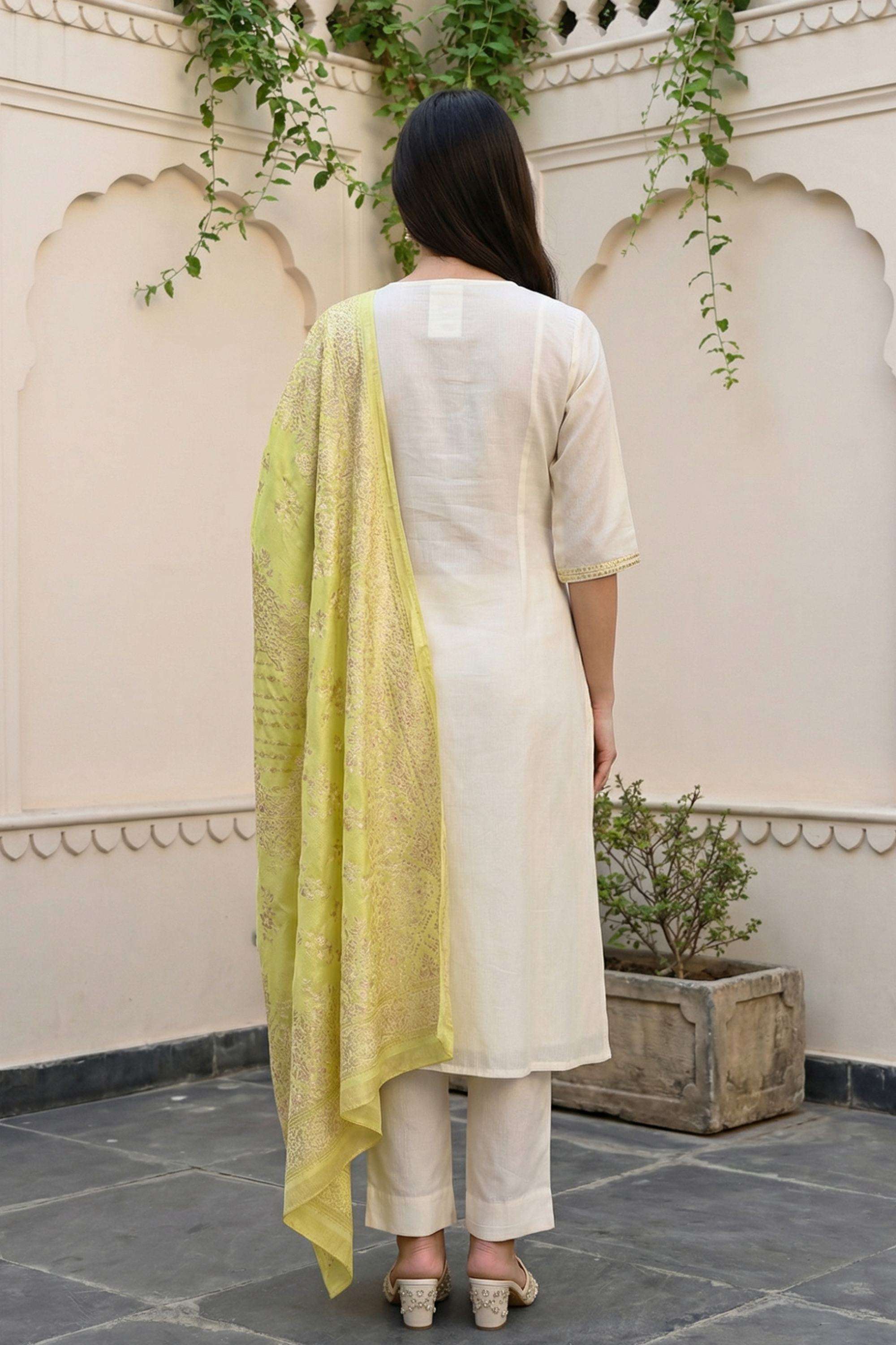 Embroidered-Blended-Fabric-Round-Neck-Women-Kurta-with-Leggings-and-Dupatta