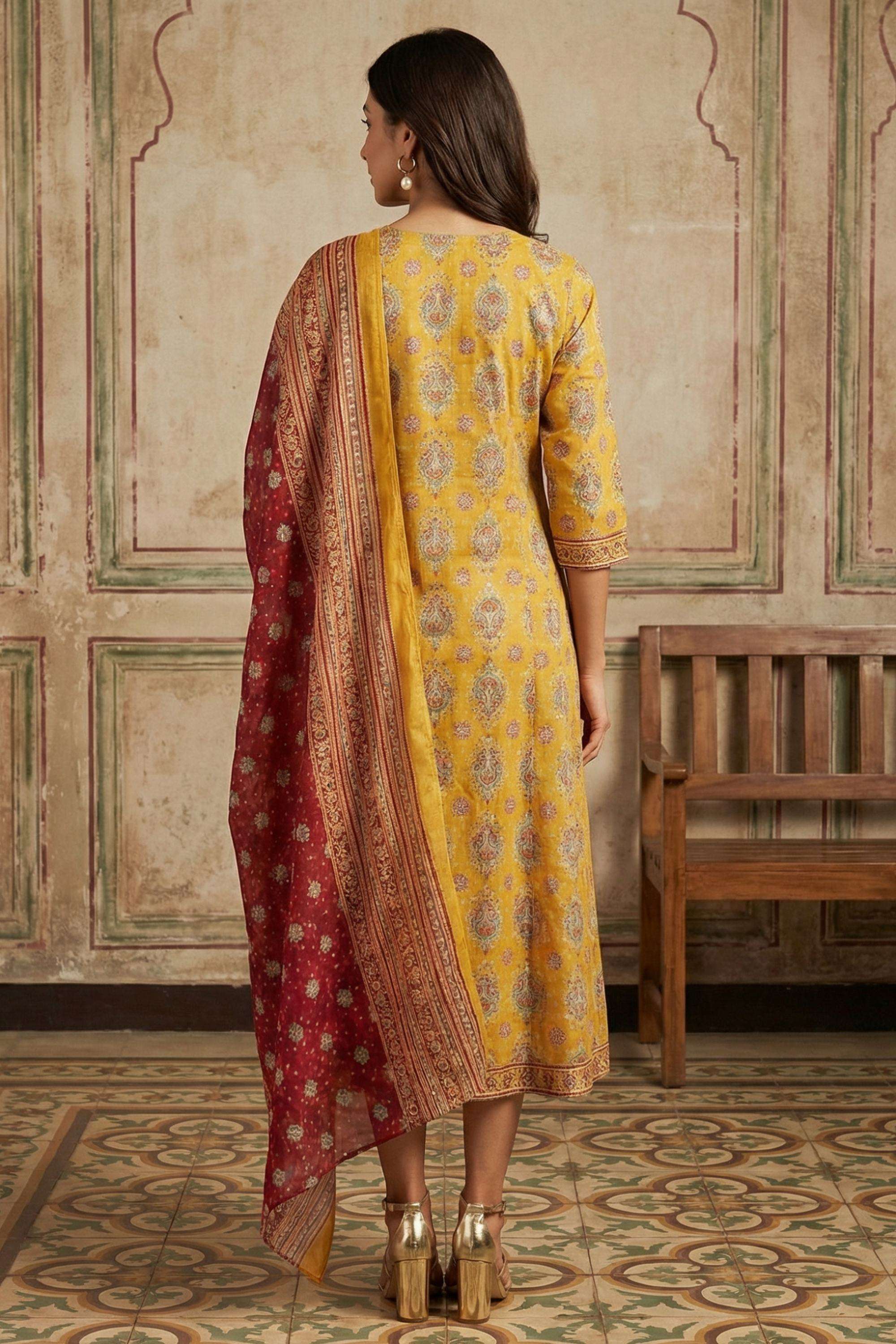 Printed-Muslin-Round-Neck-Women-Kurta-with-Pant-and-Dupatta