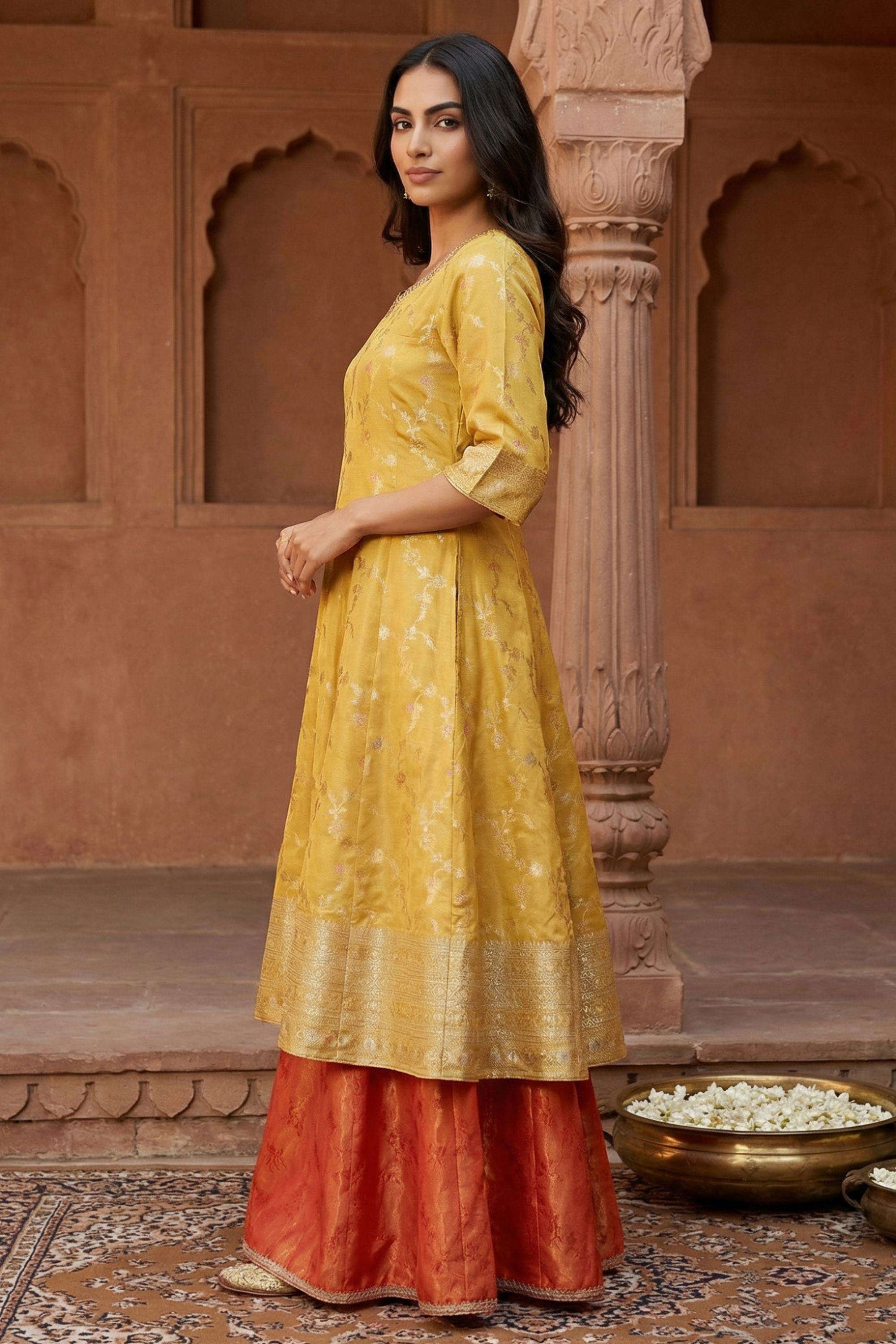 Floral-Blended-Fabric-Sweetheart-Neck-Women-s-Festive-Wear-Kurta-Set
