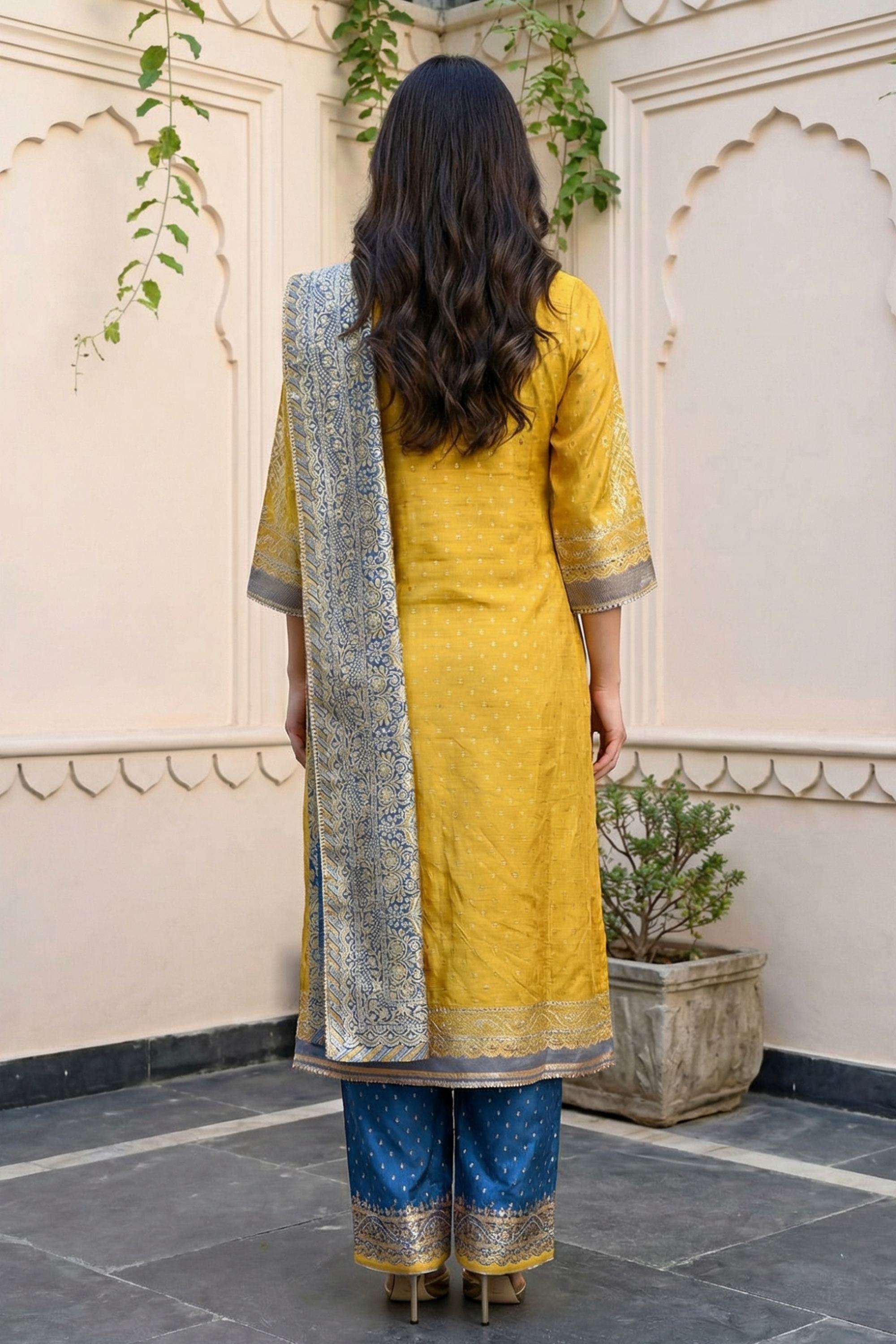Printed-Blended-Fabric-Round-Neck-Women-Kurta-with-Pant-and-Dupatta