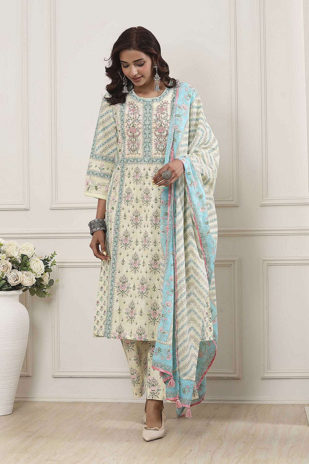 Textured-Cotton-Women-s-Festive-Wear-Kurta-Set