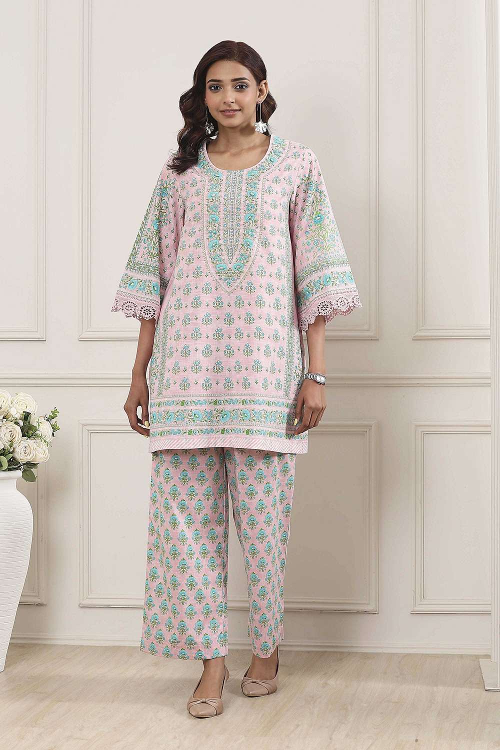 Textured-Cotton-Women-s-Festive-Wear-Kurta-Set